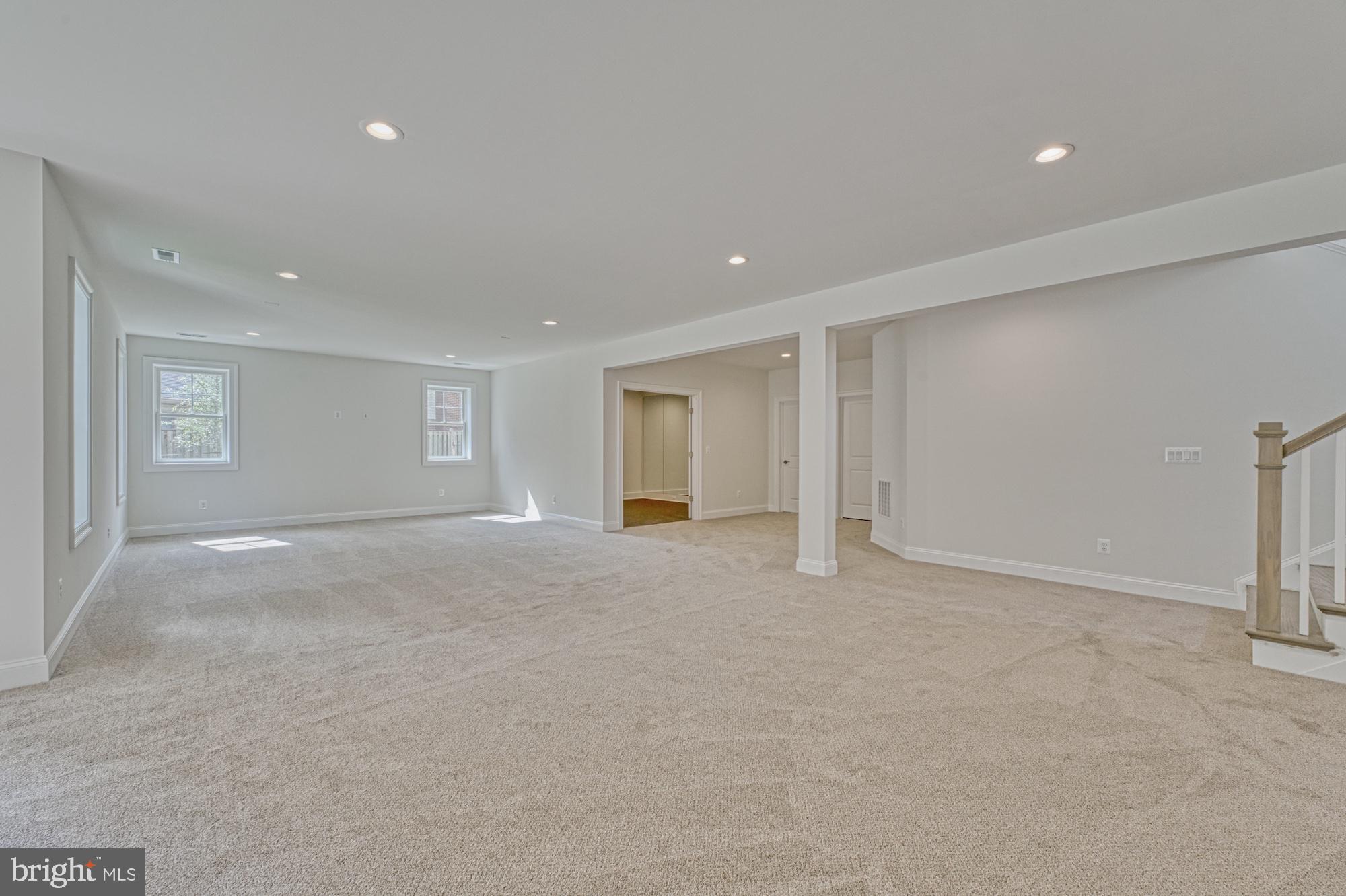 MCLEAN ESTATES - Residential