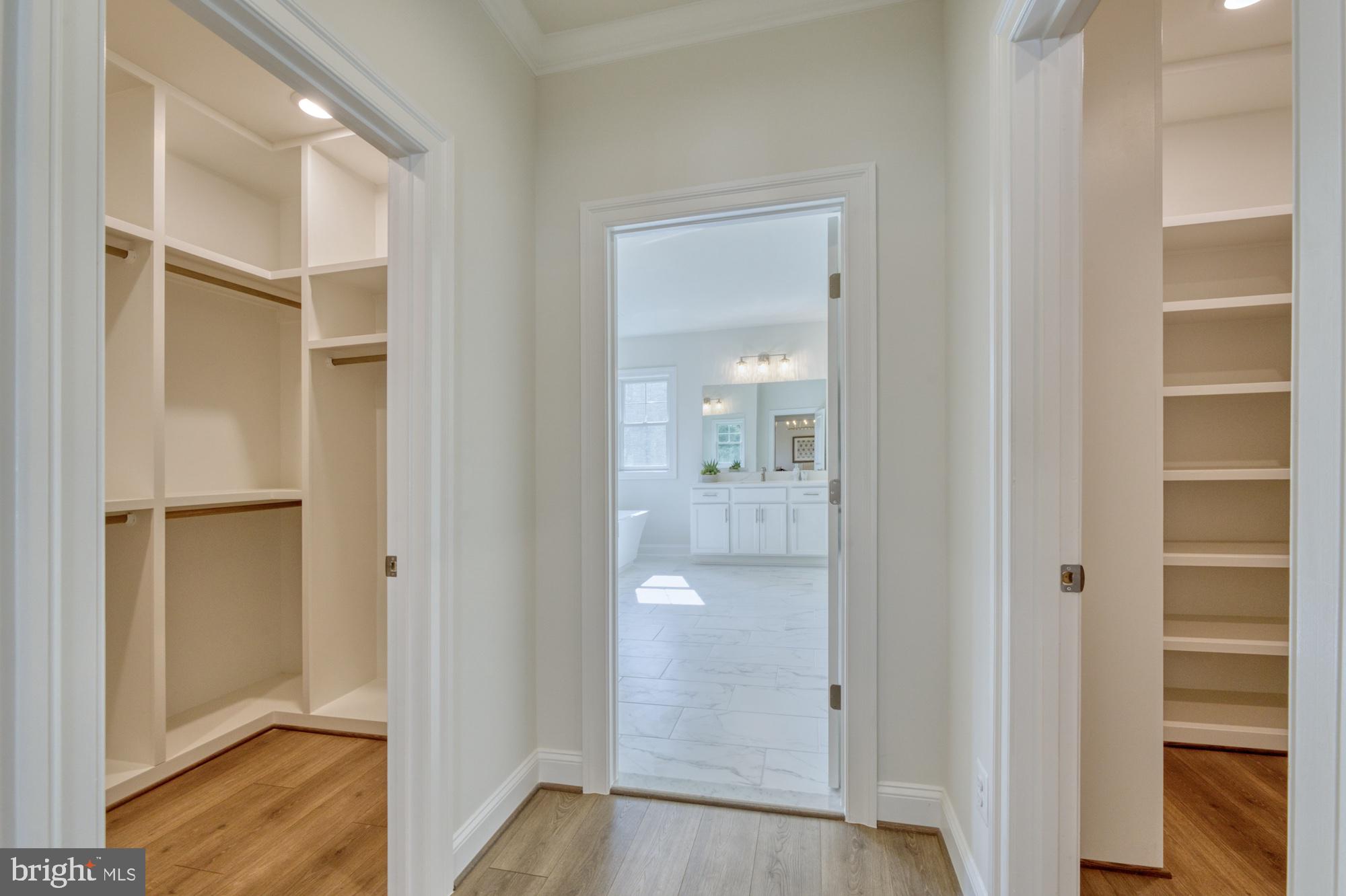 MCLEAN ESTATES - Residential