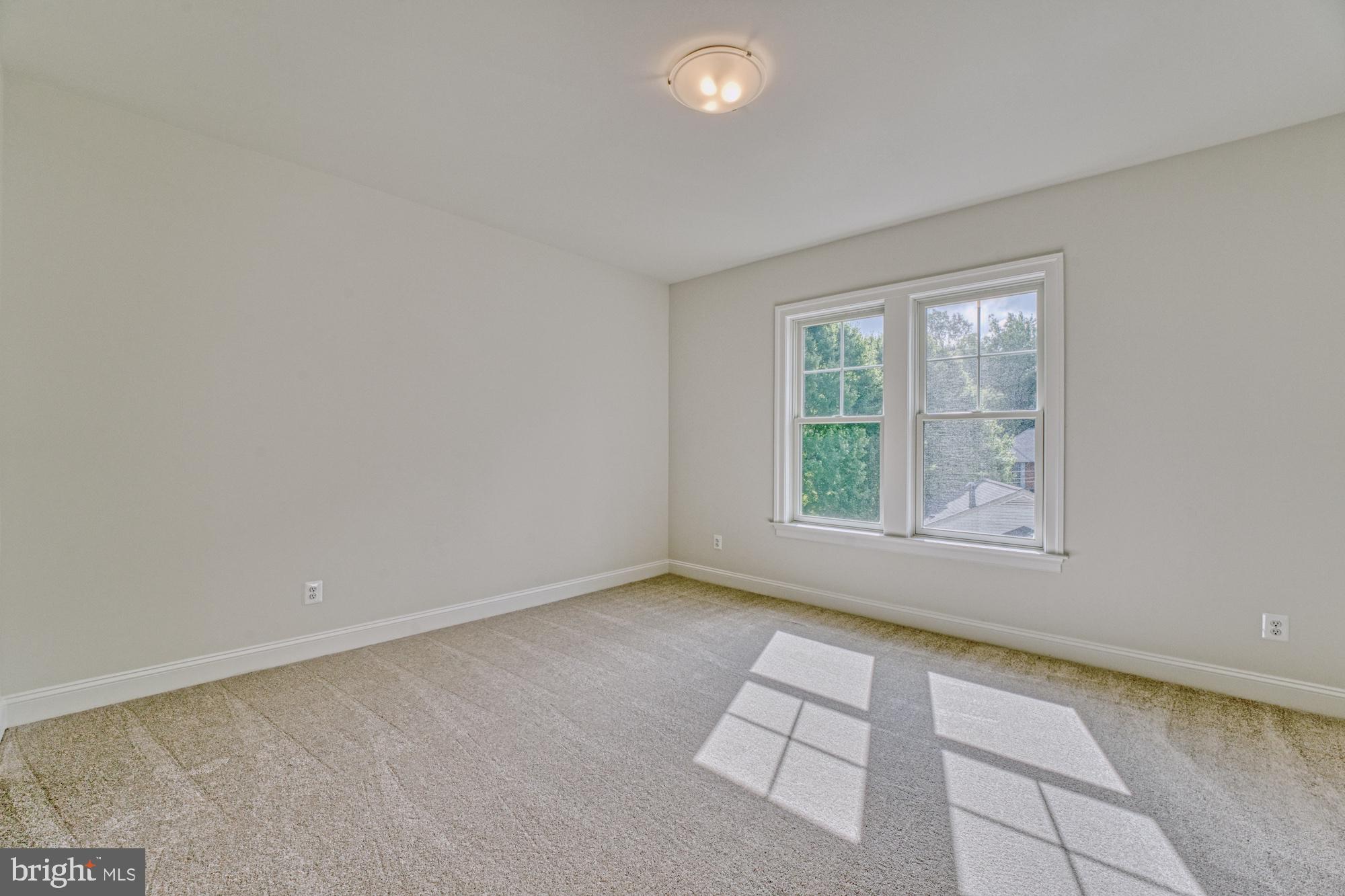 MCLEAN ESTATES - Residential