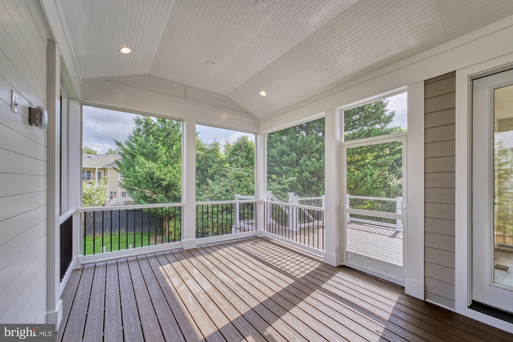 MCLEAN ESTATES - Residential