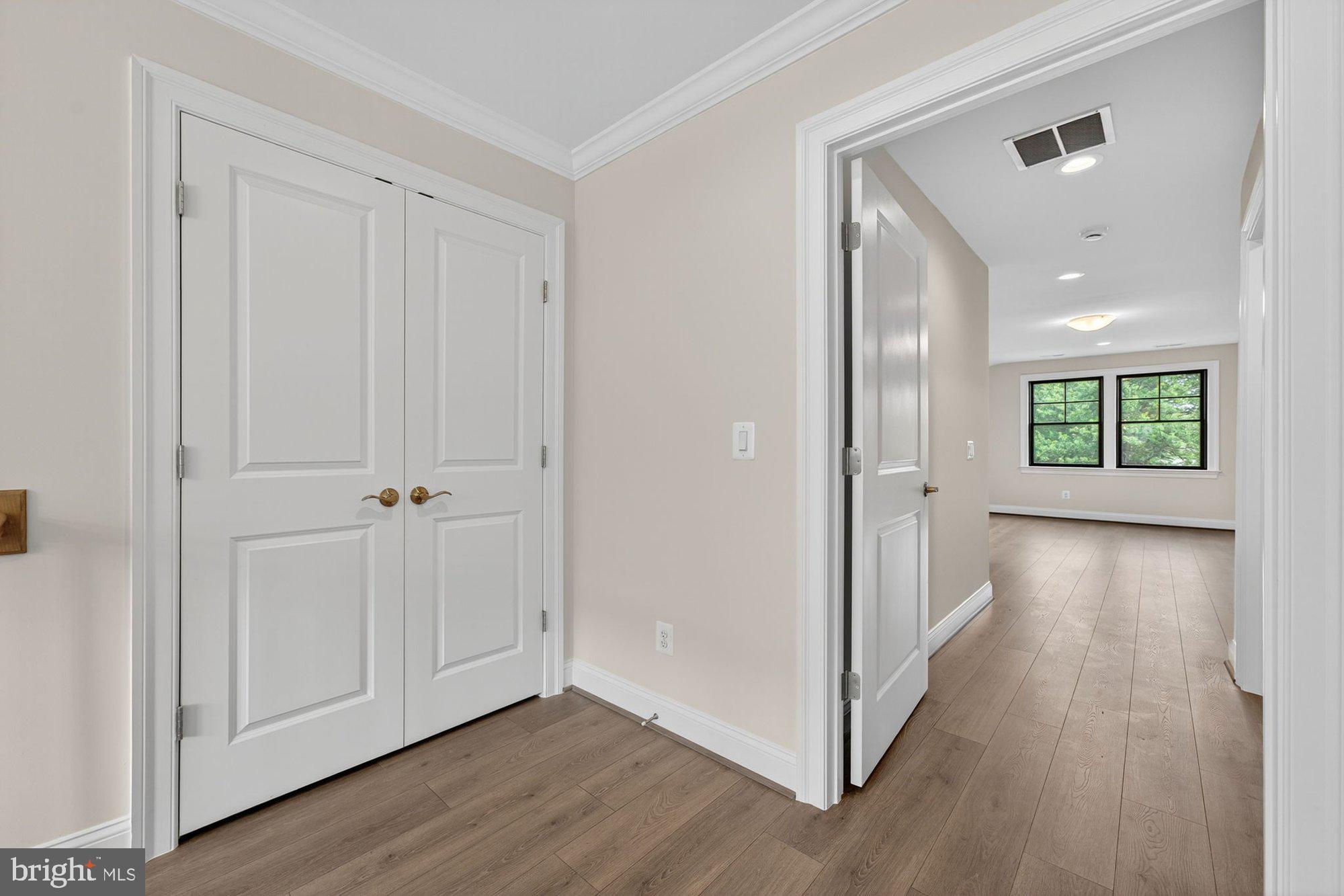VIENNA HILLS - Residential