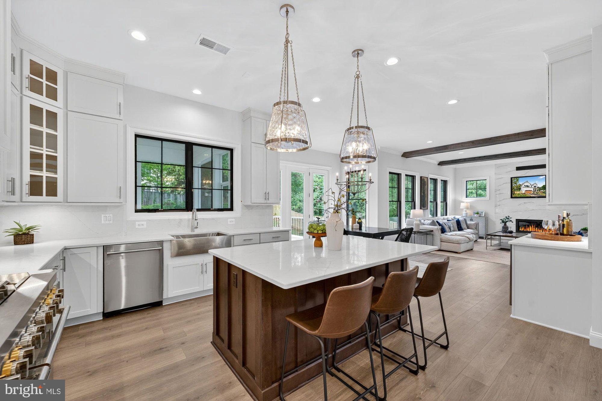 VIENNA HILLS - Residential