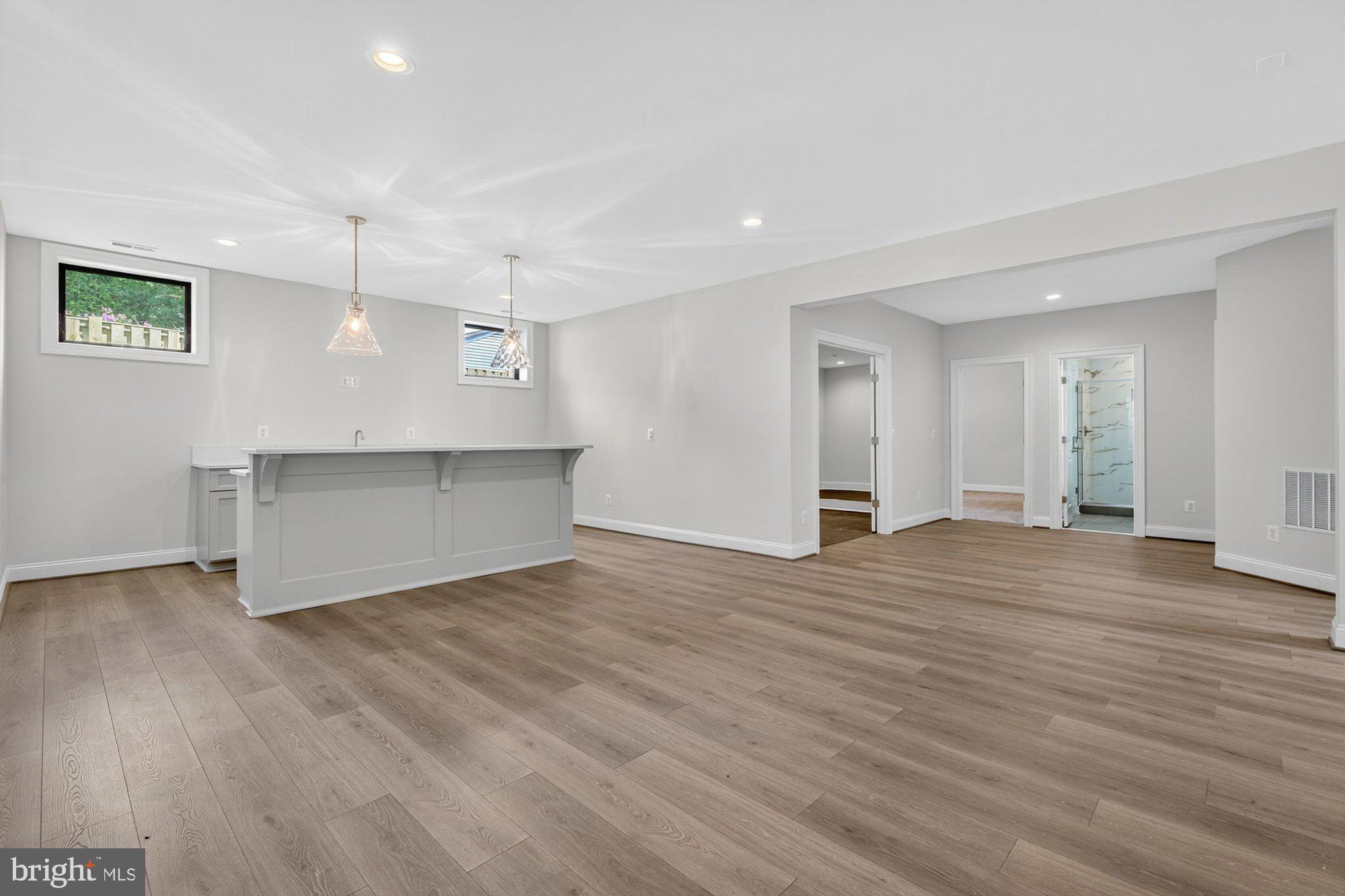 VIENNA HILLS - Residential