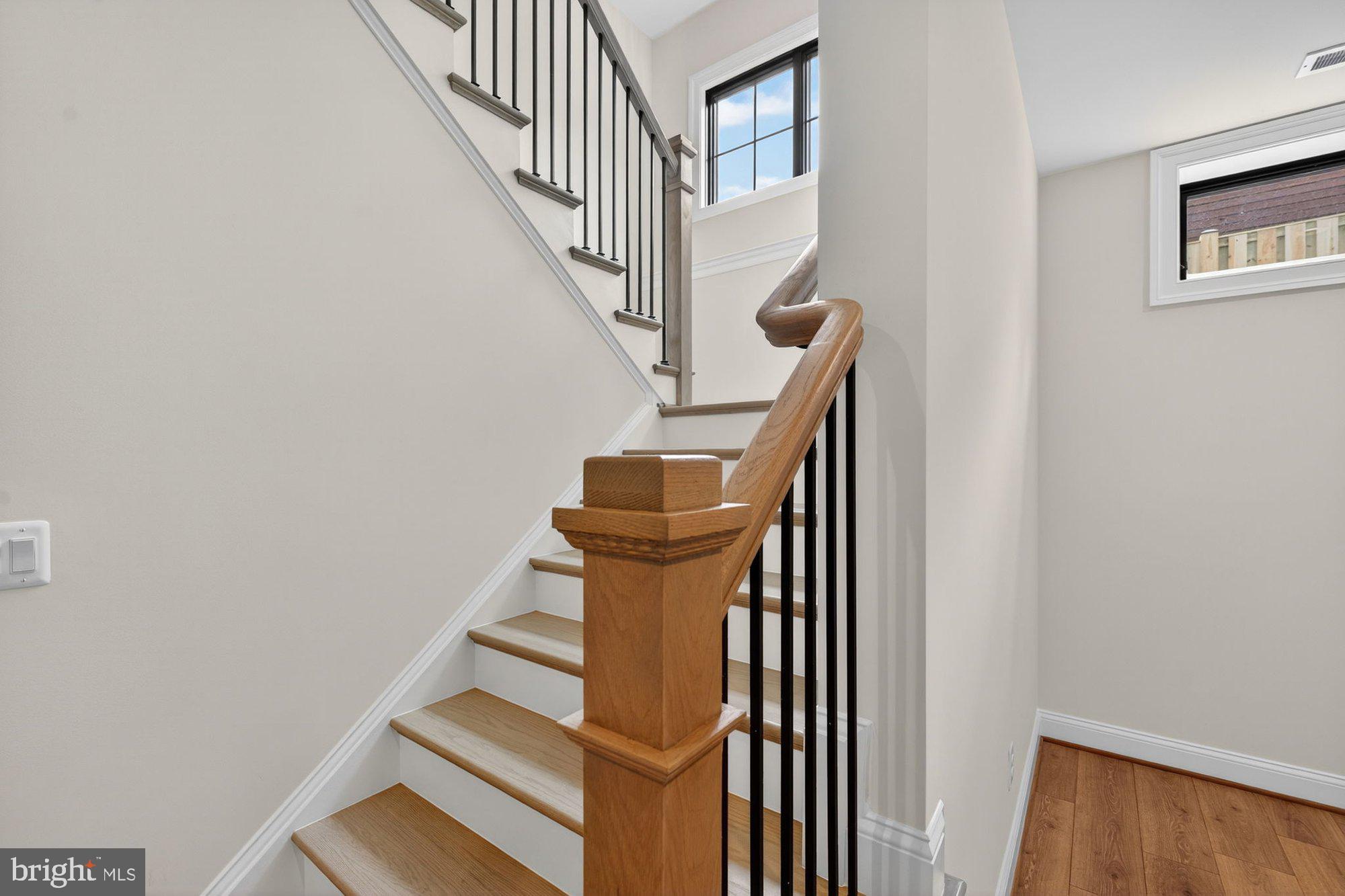 VIENNA HILLS - Residential