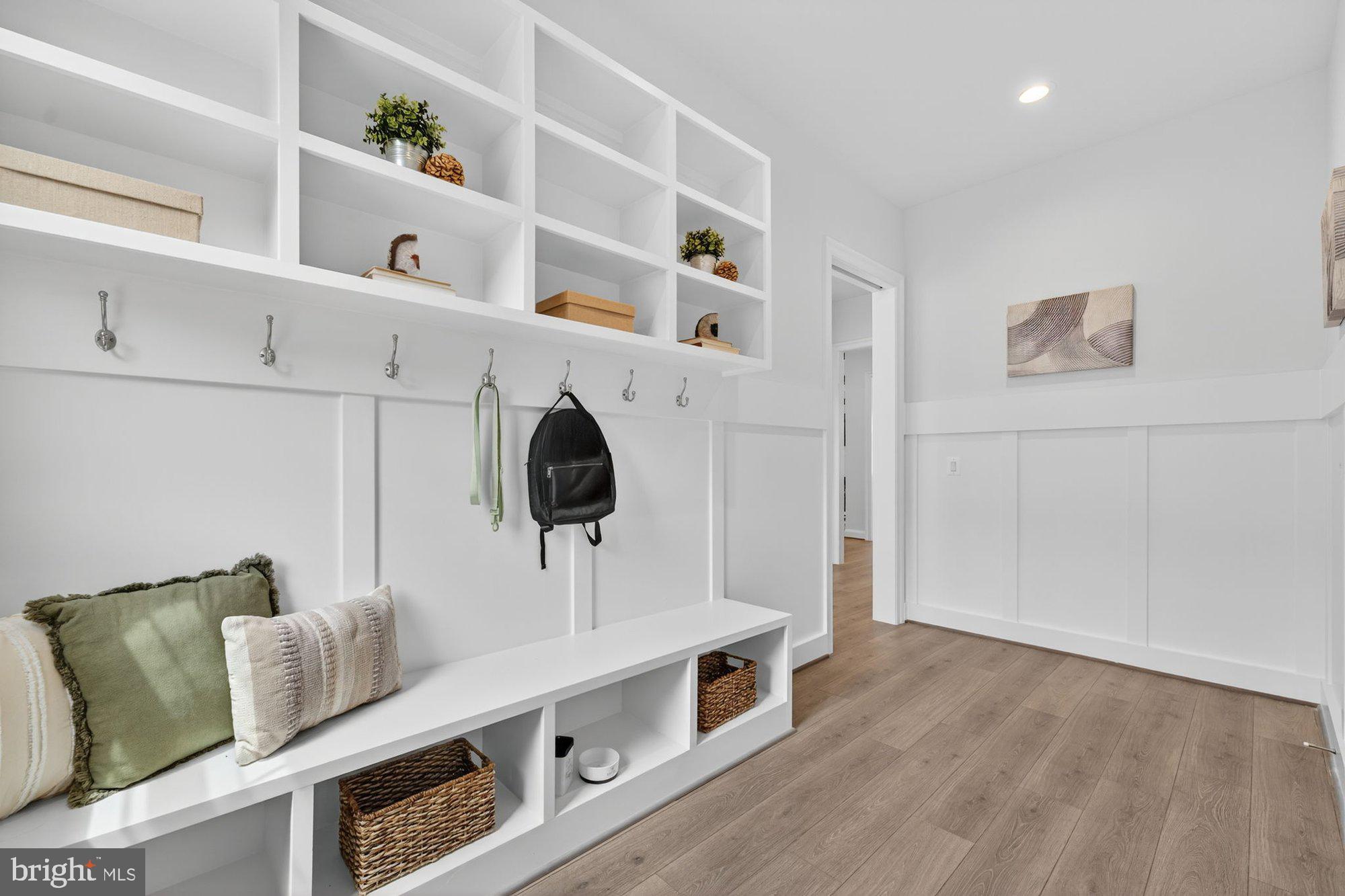 VIENNA HILLS - Residential