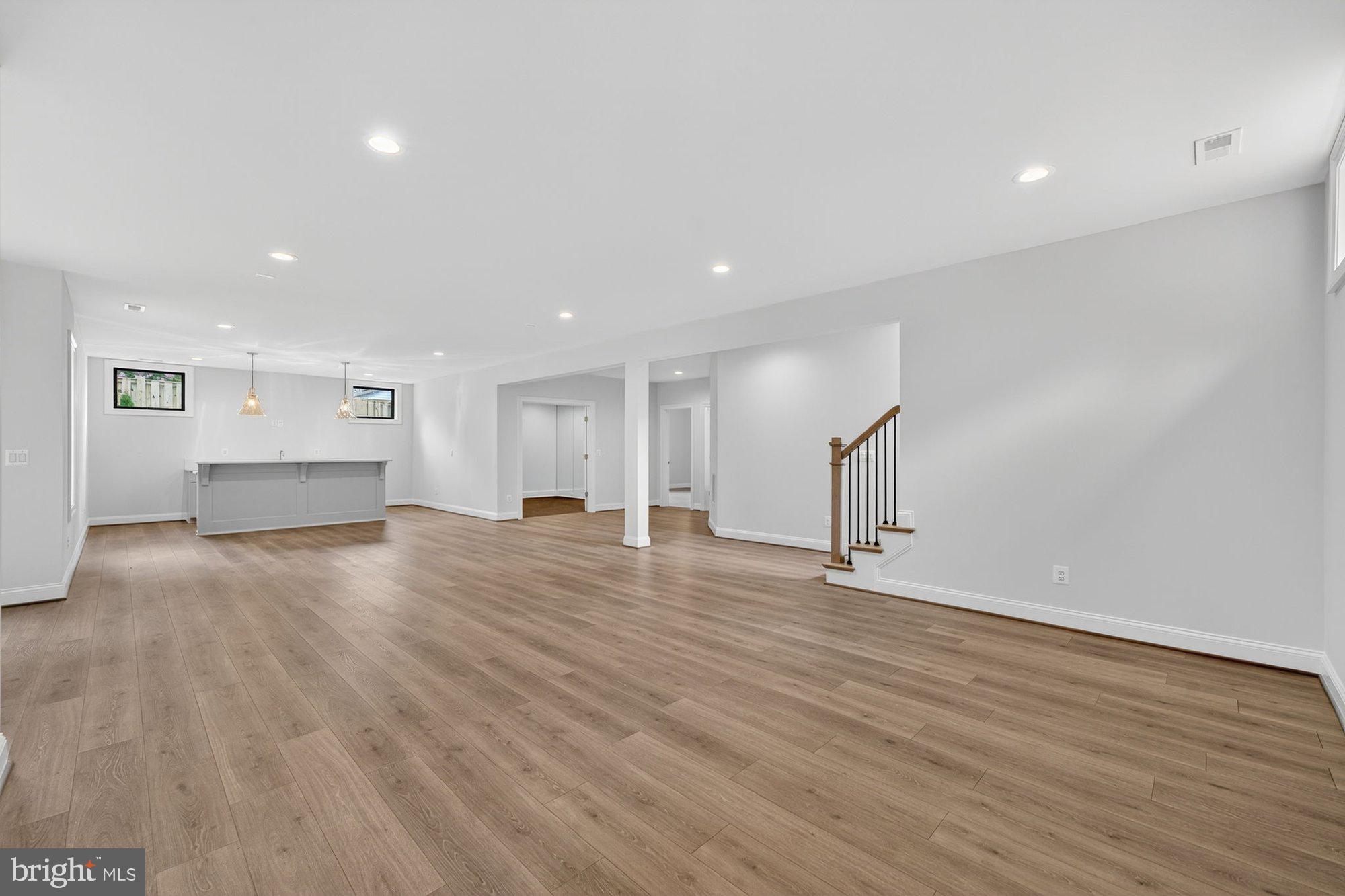 VIENNA HILLS - Residential