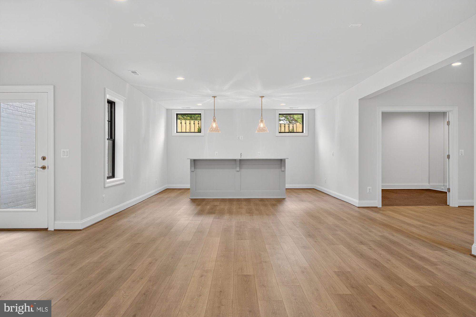 VIENNA HILLS - Residential
