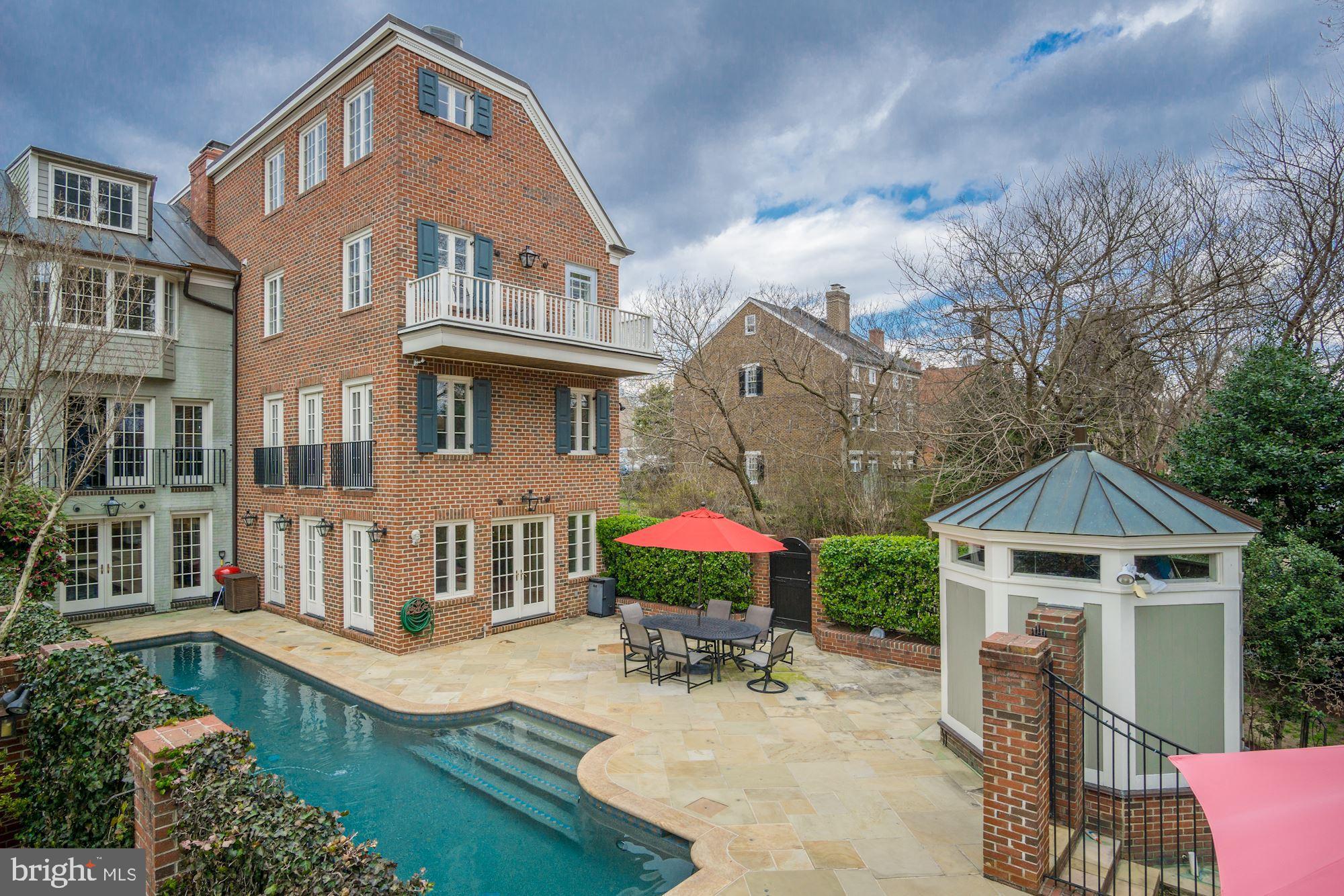 YATES GARDENS - Residential