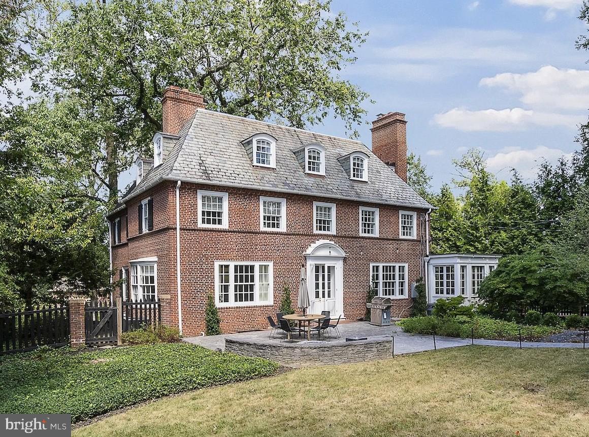 Welcome to 203 E Highfield Road, a beautifully reimagined luxury residence in the heart
of Guilford, one of Baltimore’s most prestigious and architecturally significant
neighborhoods. Perfectly positioned on an elevated homesite directly across from the
iconic Sherwood Gardens, this exceptional 6-bedroom, 4.5-bath home seamlessly
blends timeless character with sophisticated modern living.
Thoughtfully renovated from top to bottom, the home showcases exquisite design
details, premium finishes, and meticulous craftsmanship throughout. The gourmet chef’s
kitchen is a true centerpiece, featuring marble countertops, top-of-the-line appliances,
custom cabinetry, and a sun-drenched breakfast room with built-in banquet seating —
the perfect setting for everyday living and casual entertaining. Elegant formal spaces
include a designer dining room ideal for hosting gatherings, while the inviting family
room offers warmth, natural light, and effortless comfort. A stunning private office
combines original built-in shelving with elevated contemporary design, creating a refined
work-from-home retreat.
Upstairs, generously sized bedrooms and fully renovated bathrooms offer both comfort
and luxury. The expansive primary suite serves as a serene sanctuary, complete with a
spa-inspired bath featuring a soaking tub, oversized glass shower, dual vanities, and a
spacious walk-in closet.
The finished lower level was designed for entertaining and recreation, highlighted by a
custom built-in bar, updated flooring, and abundant flexible living space. Extensive
recent improvements include a new sewer line (2022), new roof (2023), designer
lighting throughout, and numerous high-end upgrades that make this home completely
move-in ready.
Enjoy one of Baltimore’s most coveted lifestyles with direct access to Sherwood
Gardens, and walkability to Johns Hopkins University, local restaurants, cafés, and
neighborhood amenities. Rarely does a home of this caliber, condition, and location
become available in Guilford. A truly exceptional opportunity to own a turnkey luxury
home in one of Baltimore’s most sought-after communities. See Video Tour