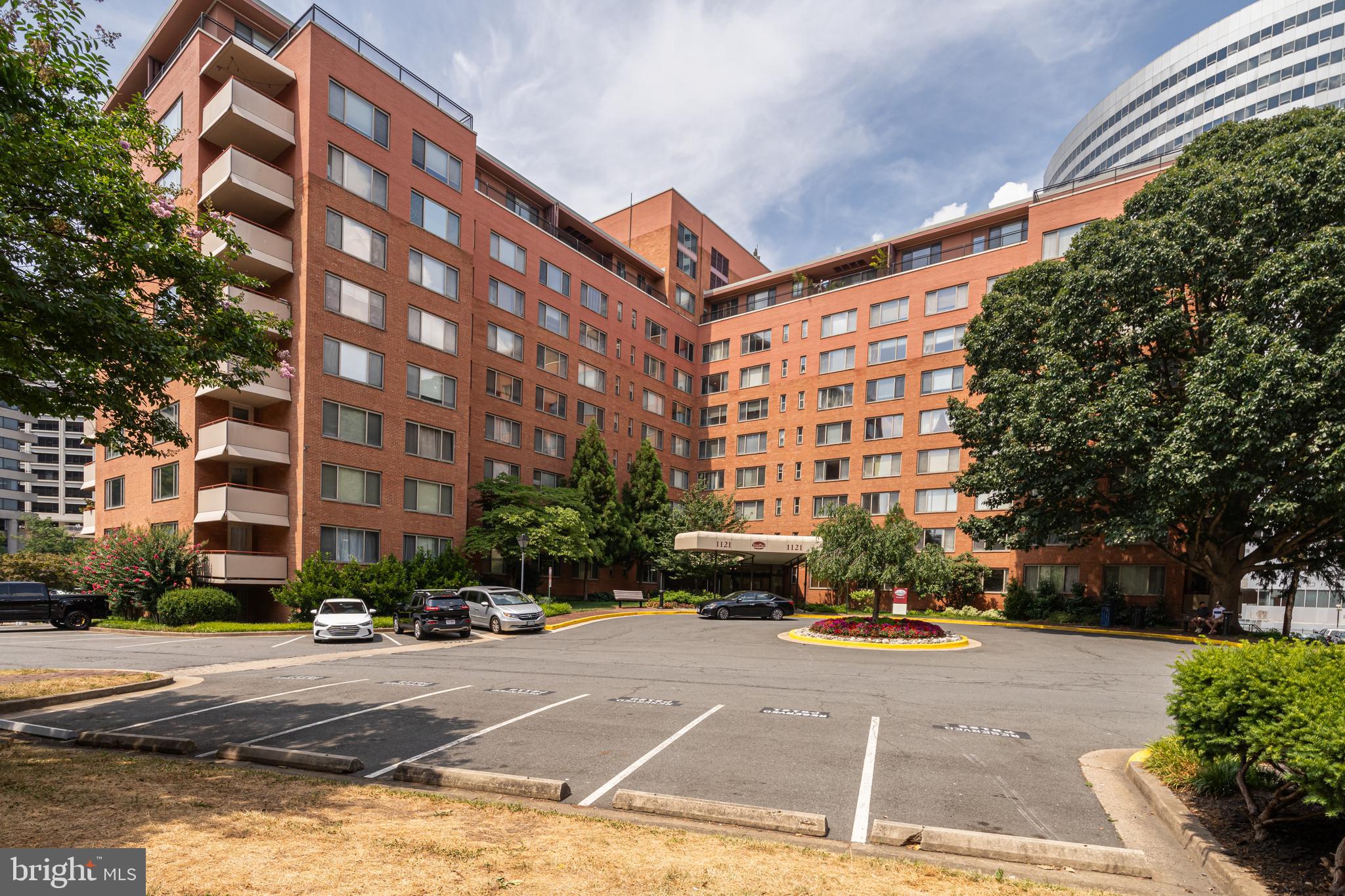 RIVER PLACE - Residential Lease