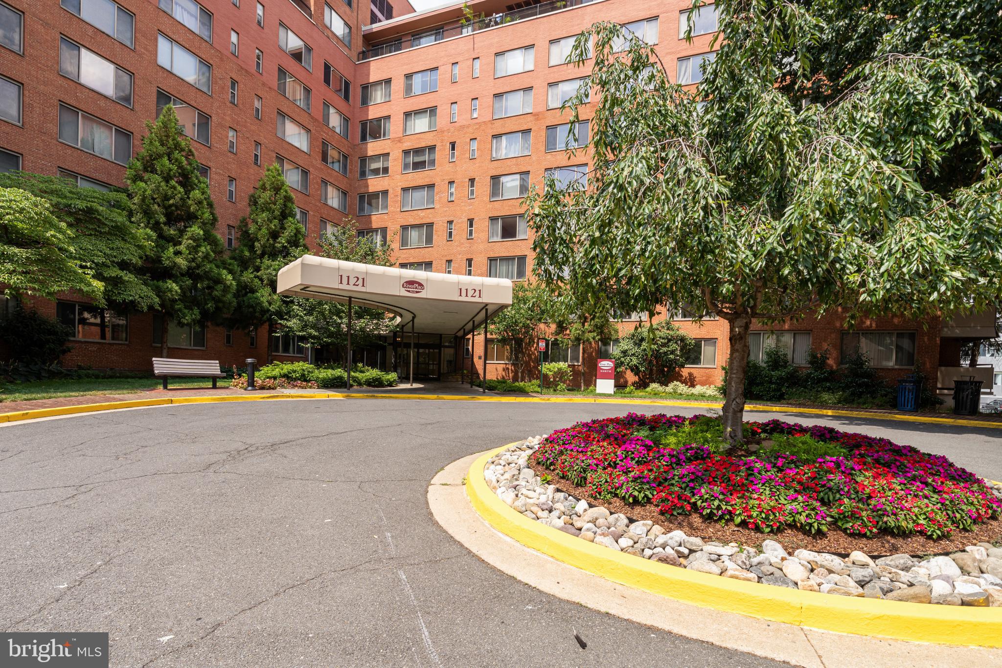 RIVER PLACE - Residential Lease