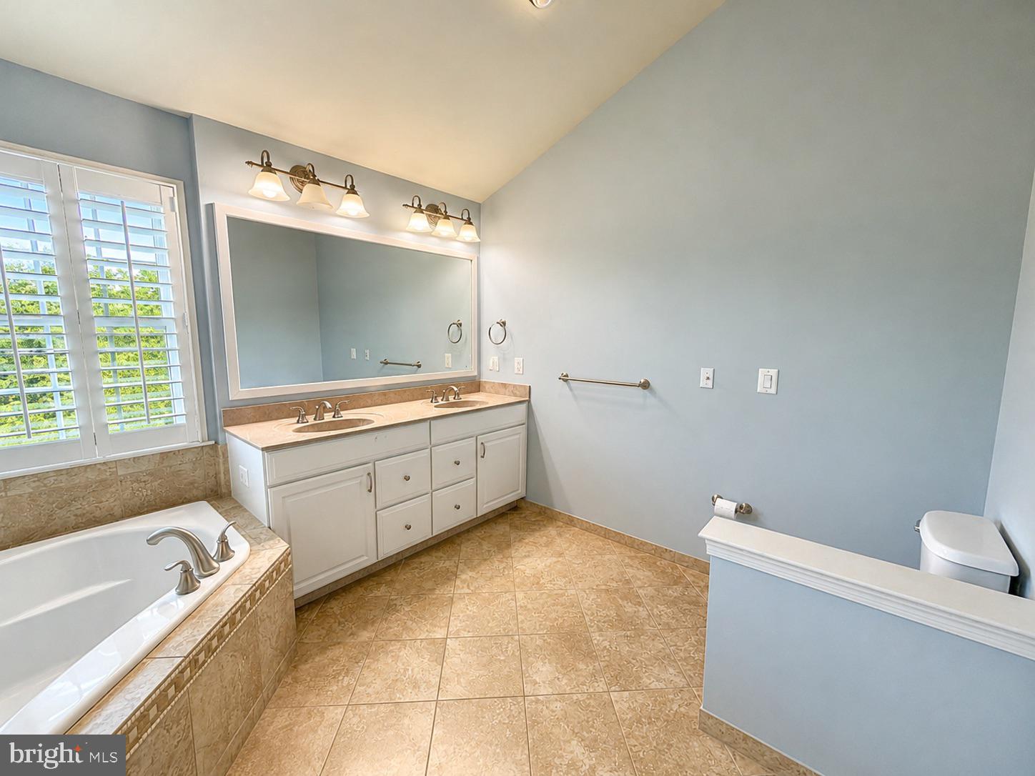 LOUDOUN VALLEY ESTATES 2 - Residential