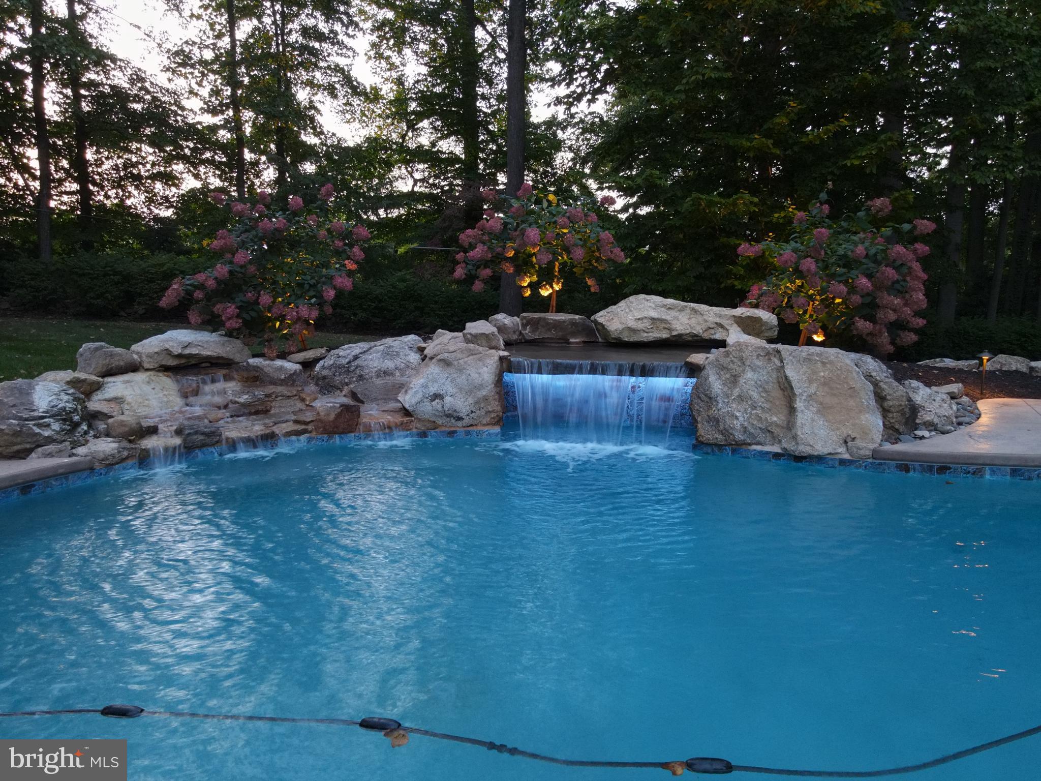 WHITEHORSE MEADOWS - Residential
