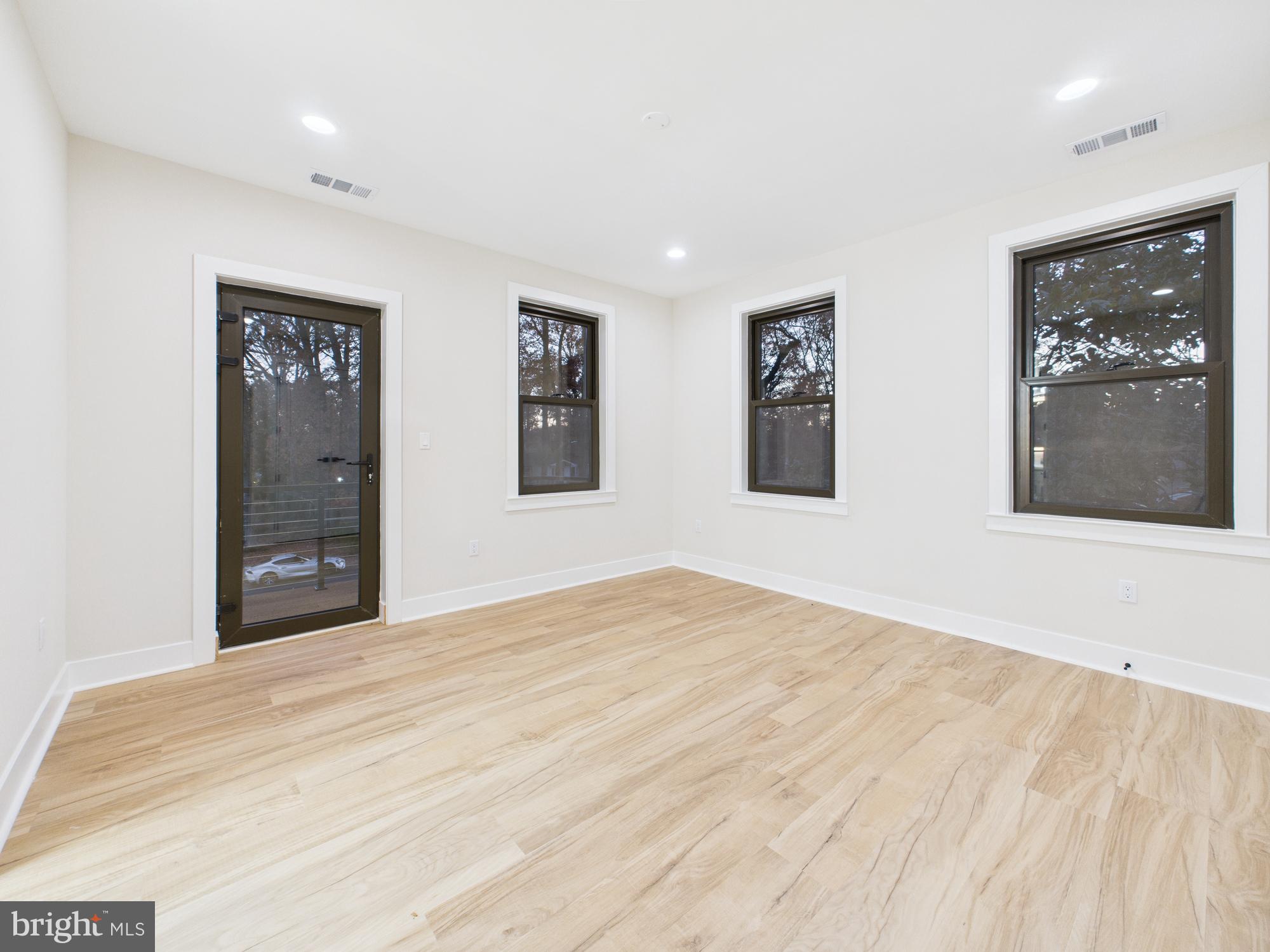 FAIR OAKS - Residential