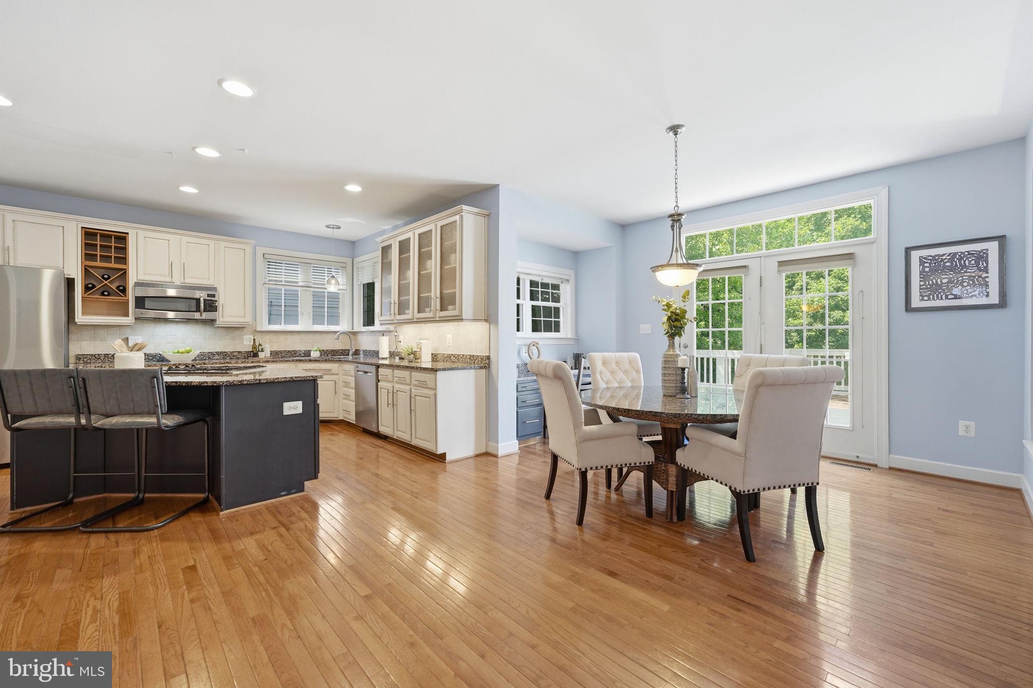 STONEWALL MANOR - Residential