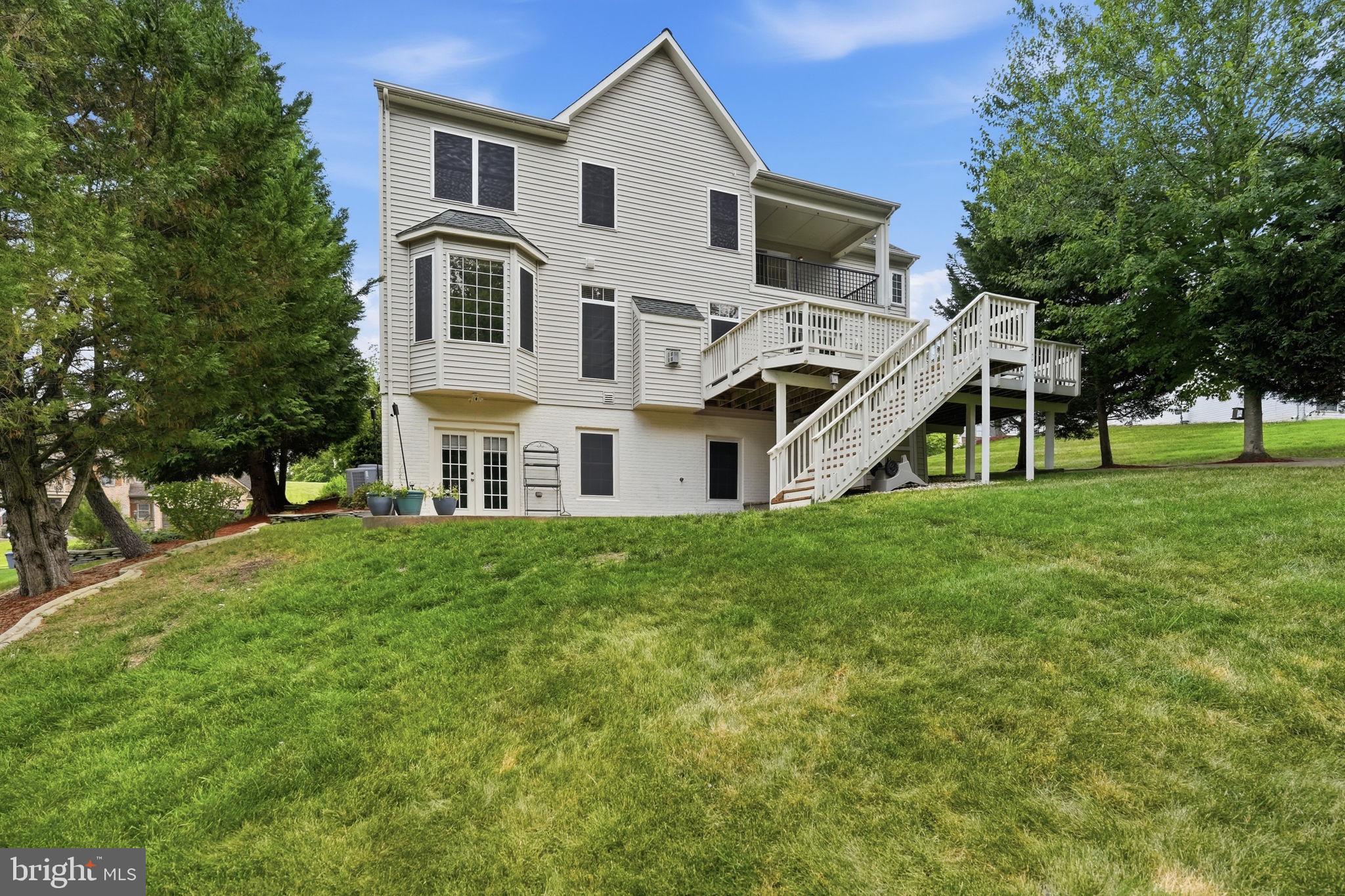 STONEWALL MANOR - Residential