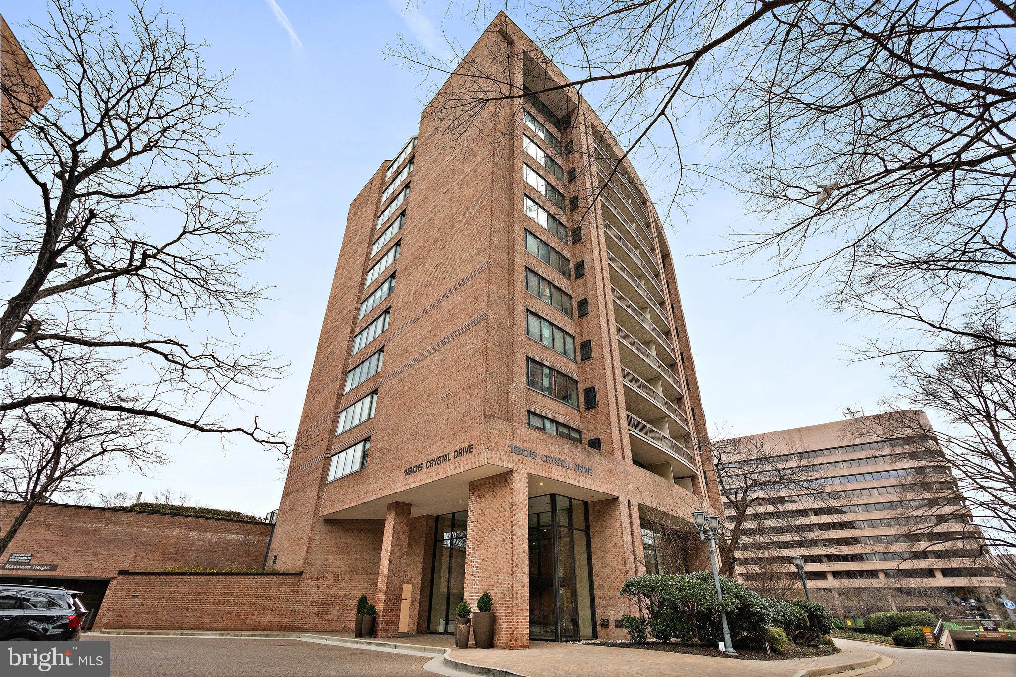 CRYSTAL PARK - Residential Lease