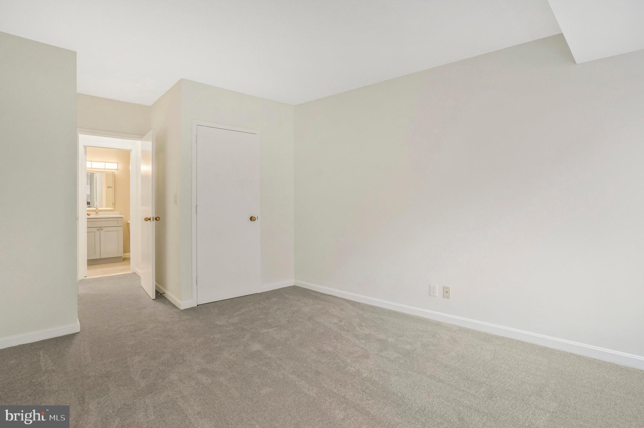 CRYSTAL PARK - Residential Lease