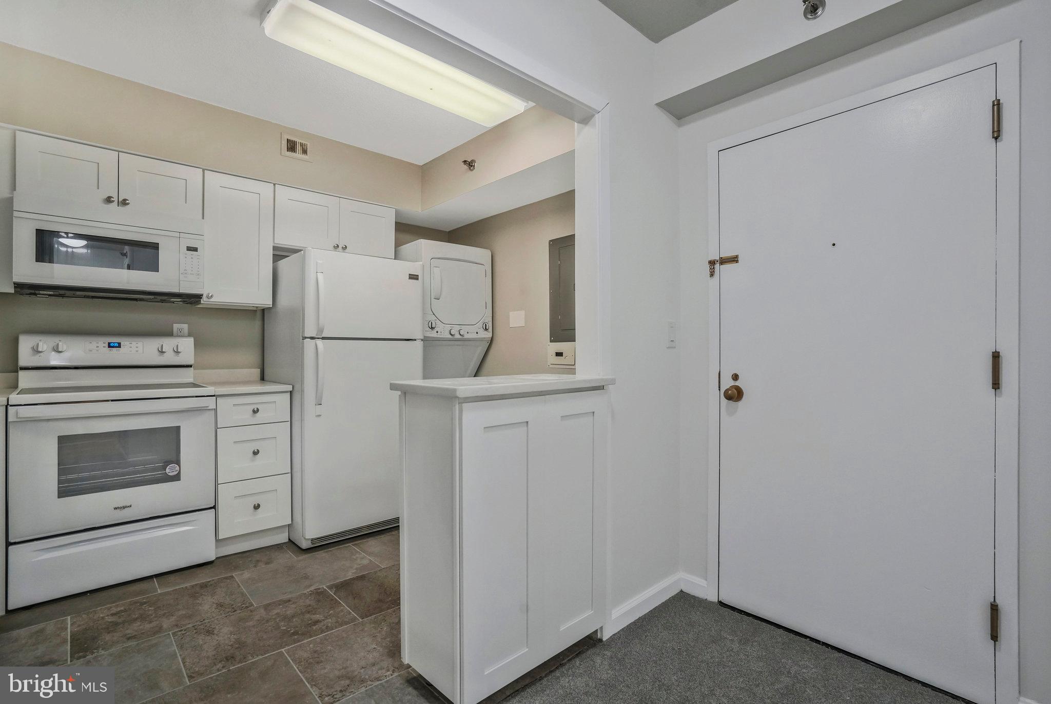 CRYSTAL PARK - Residential Lease