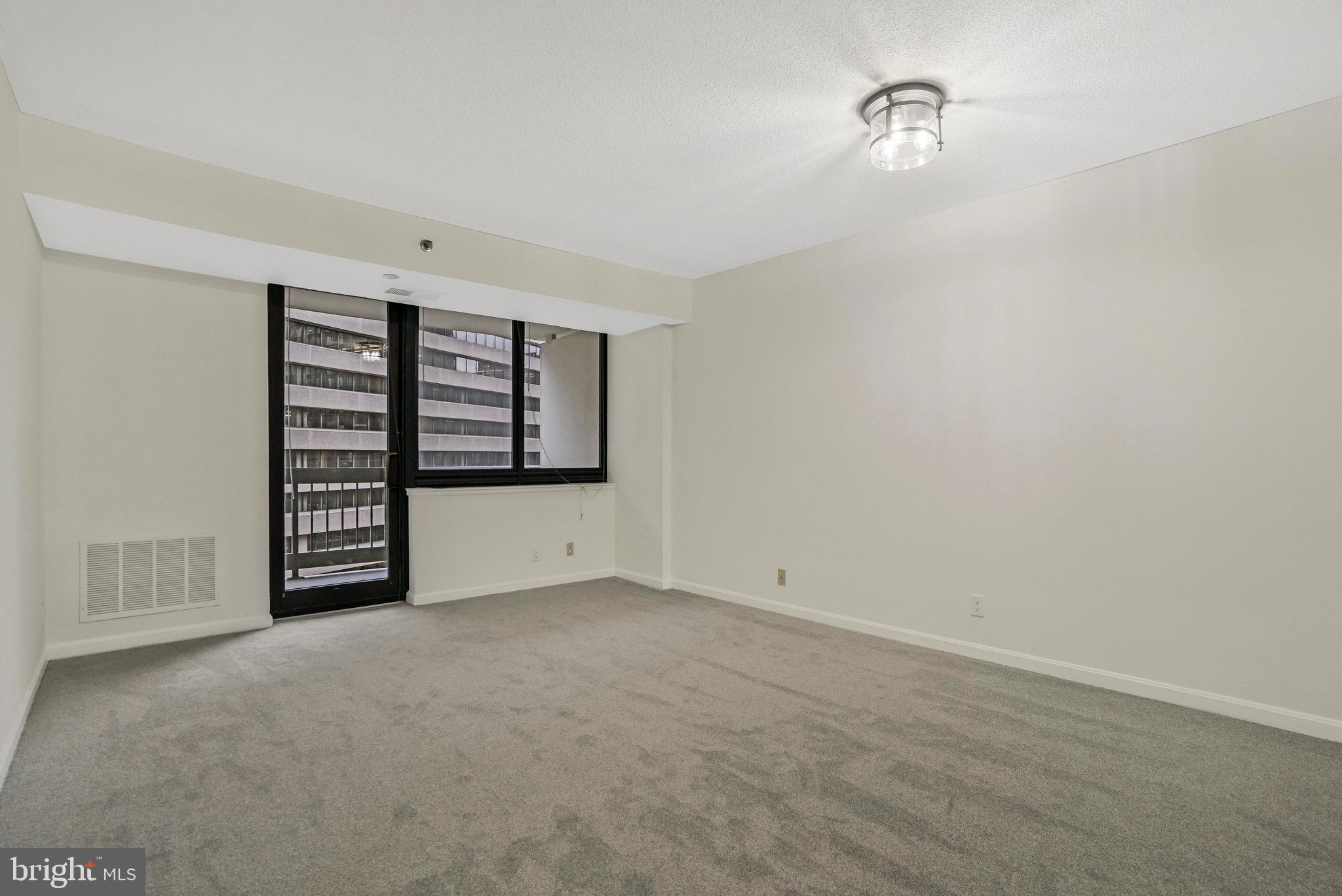 CRYSTAL PARK - Residential Lease