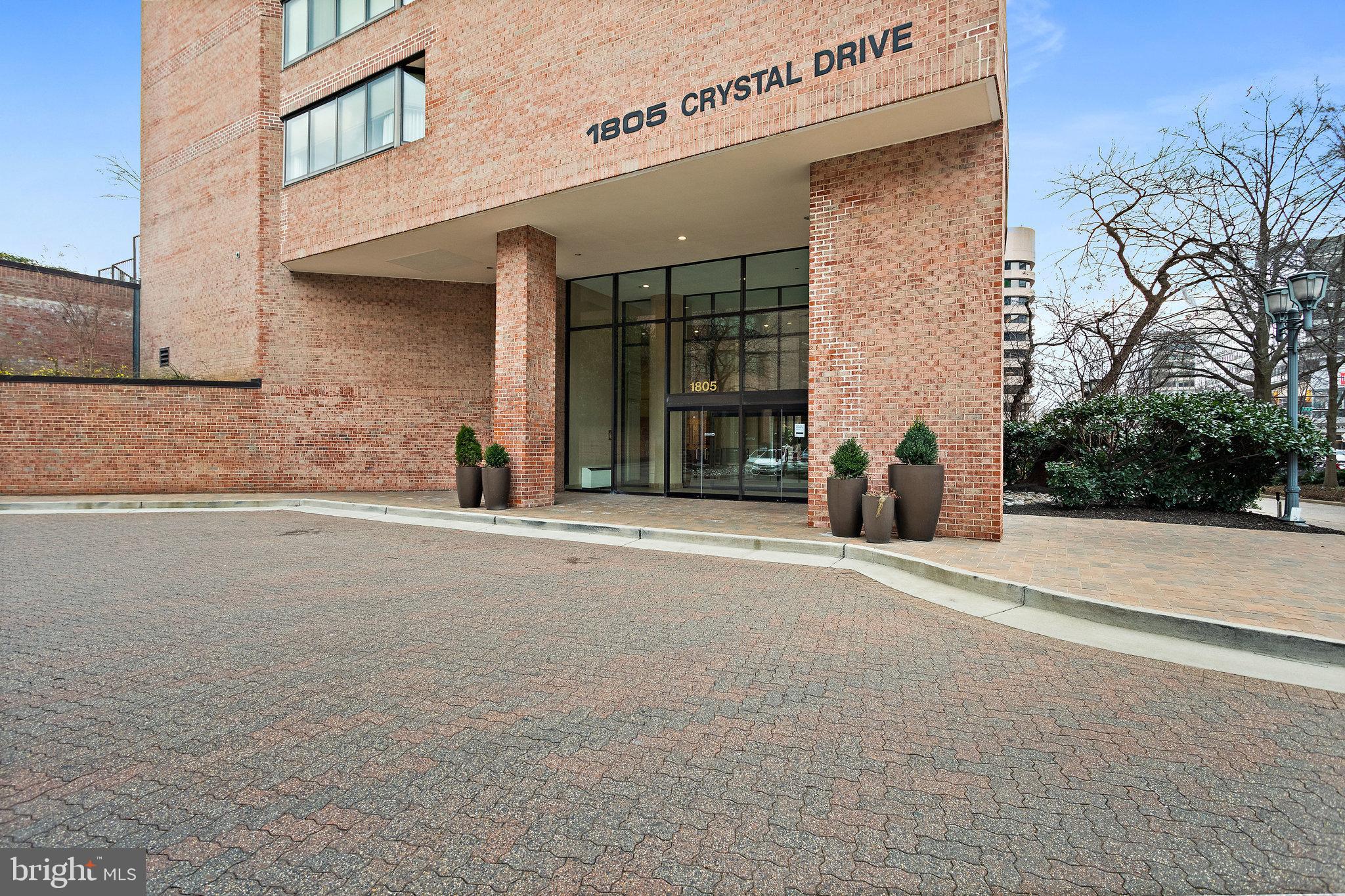 CRYSTAL PARK - Residential Lease