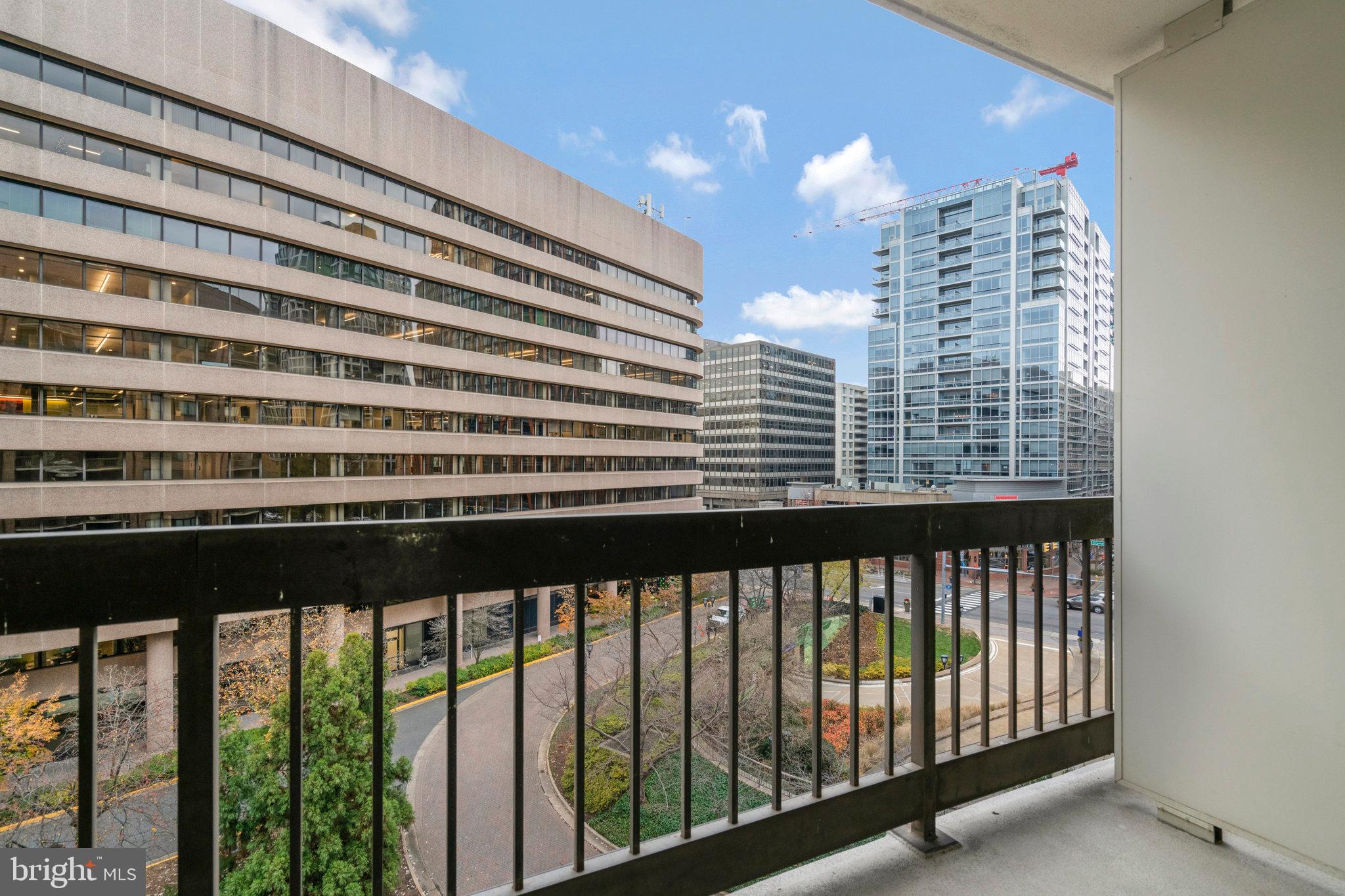 CRYSTAL PARK - Residential Lease