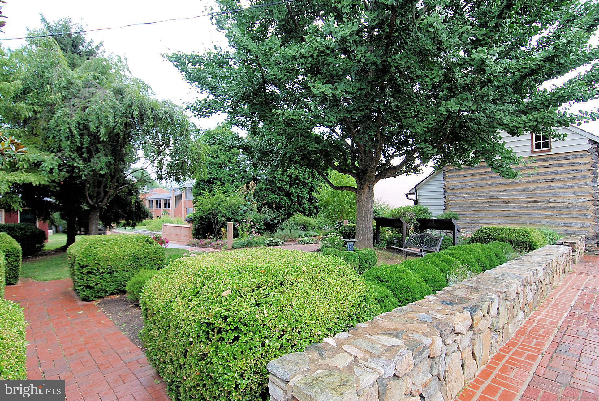 GREEN HILL FARM - Residential