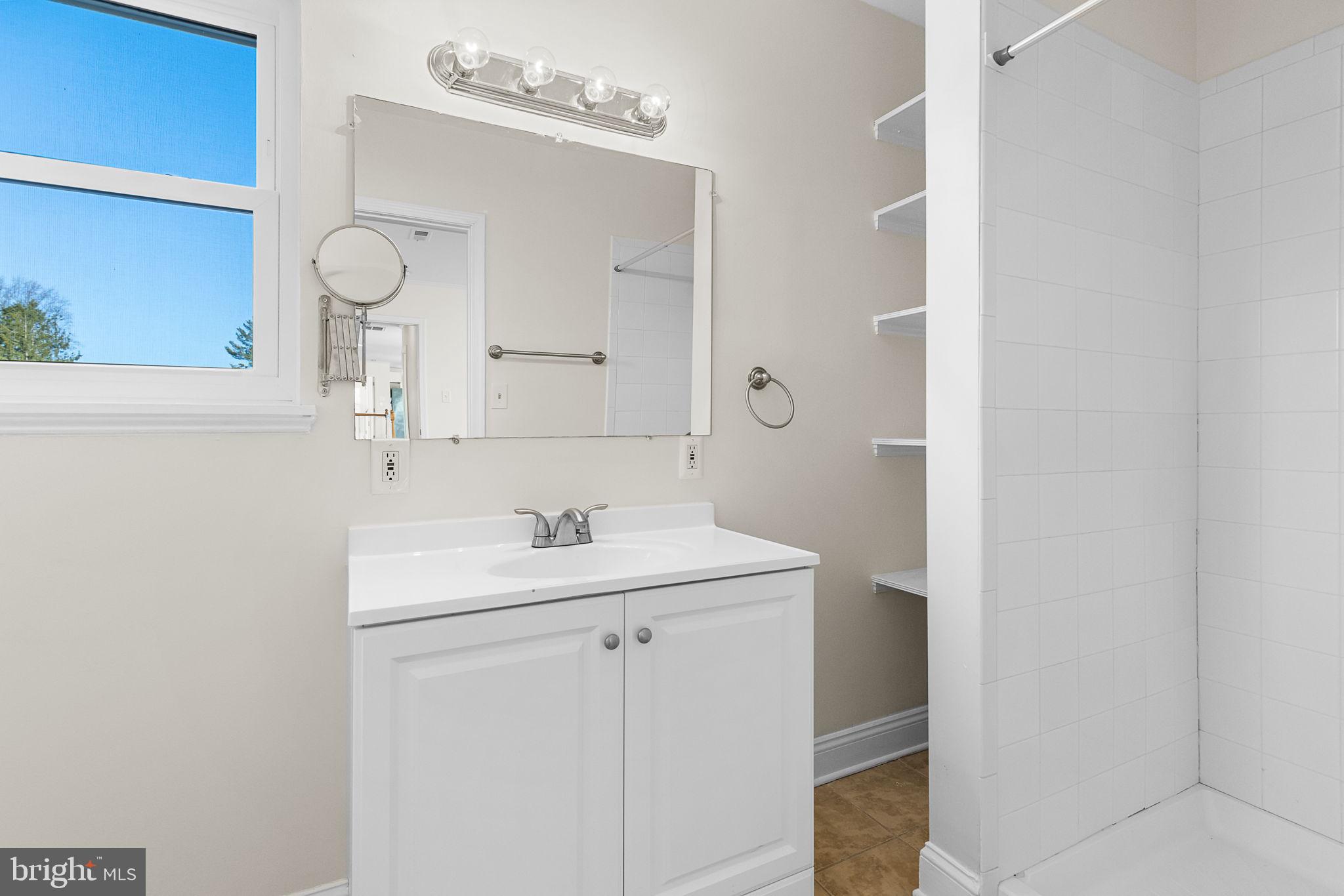 WARRENTON LAKES - Residential