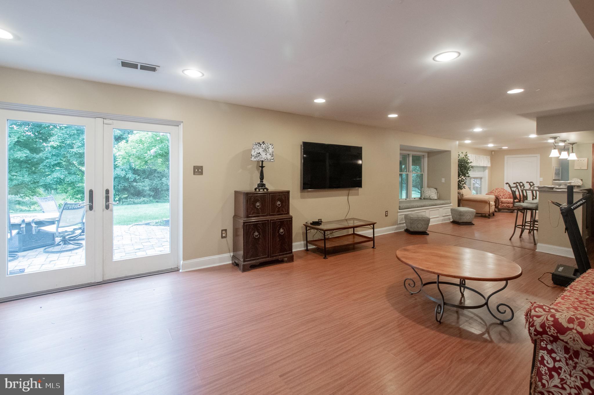 MEADOW RUN - Residential