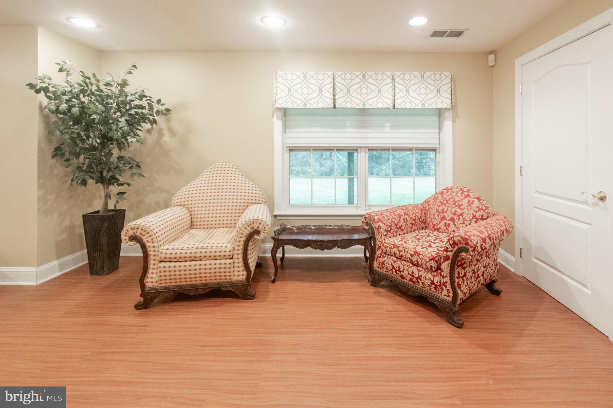 MEADOW RUN - Residential