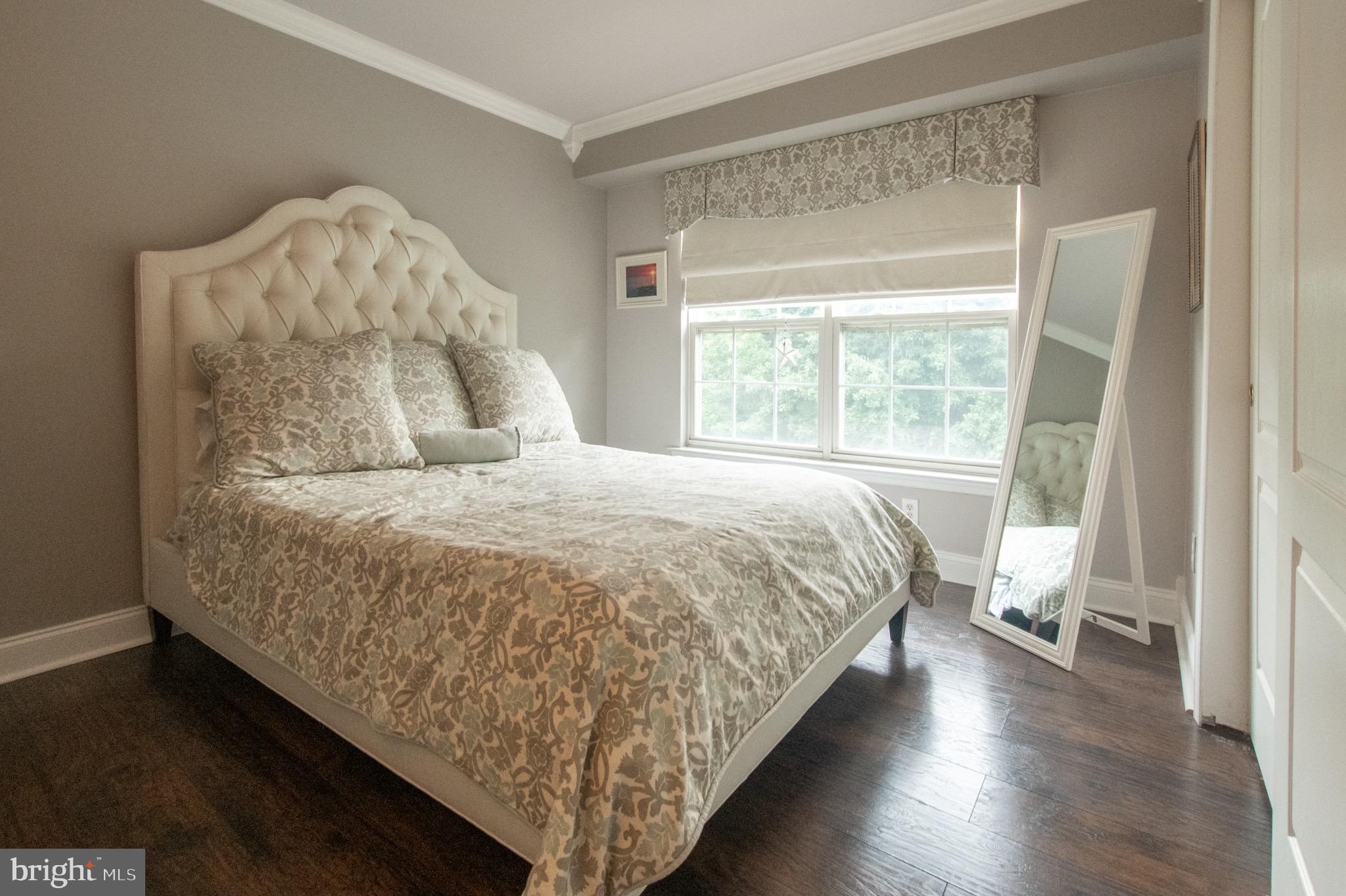 MEADOW RUN - Residential