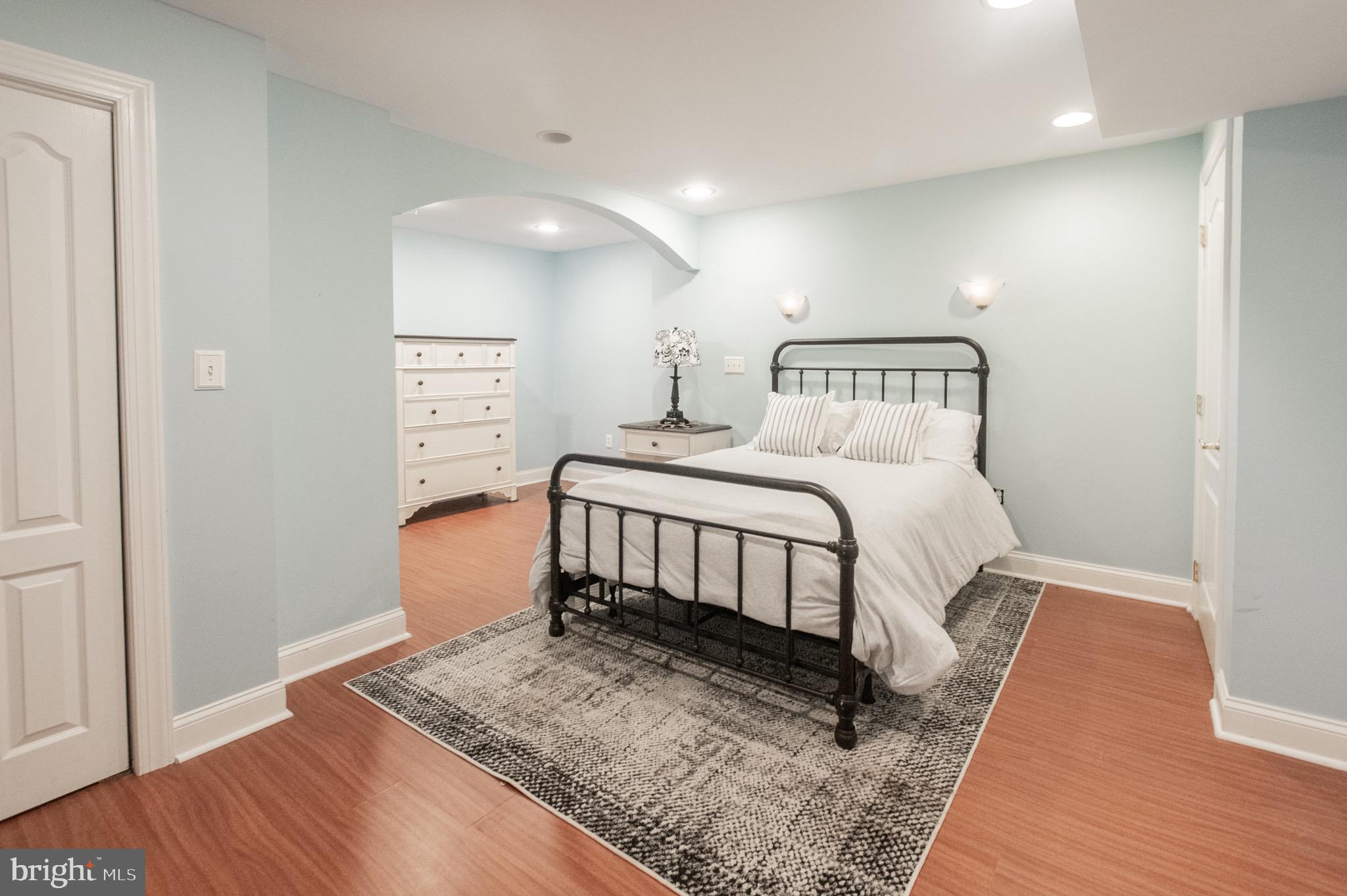 MEADOW RUN - Residential