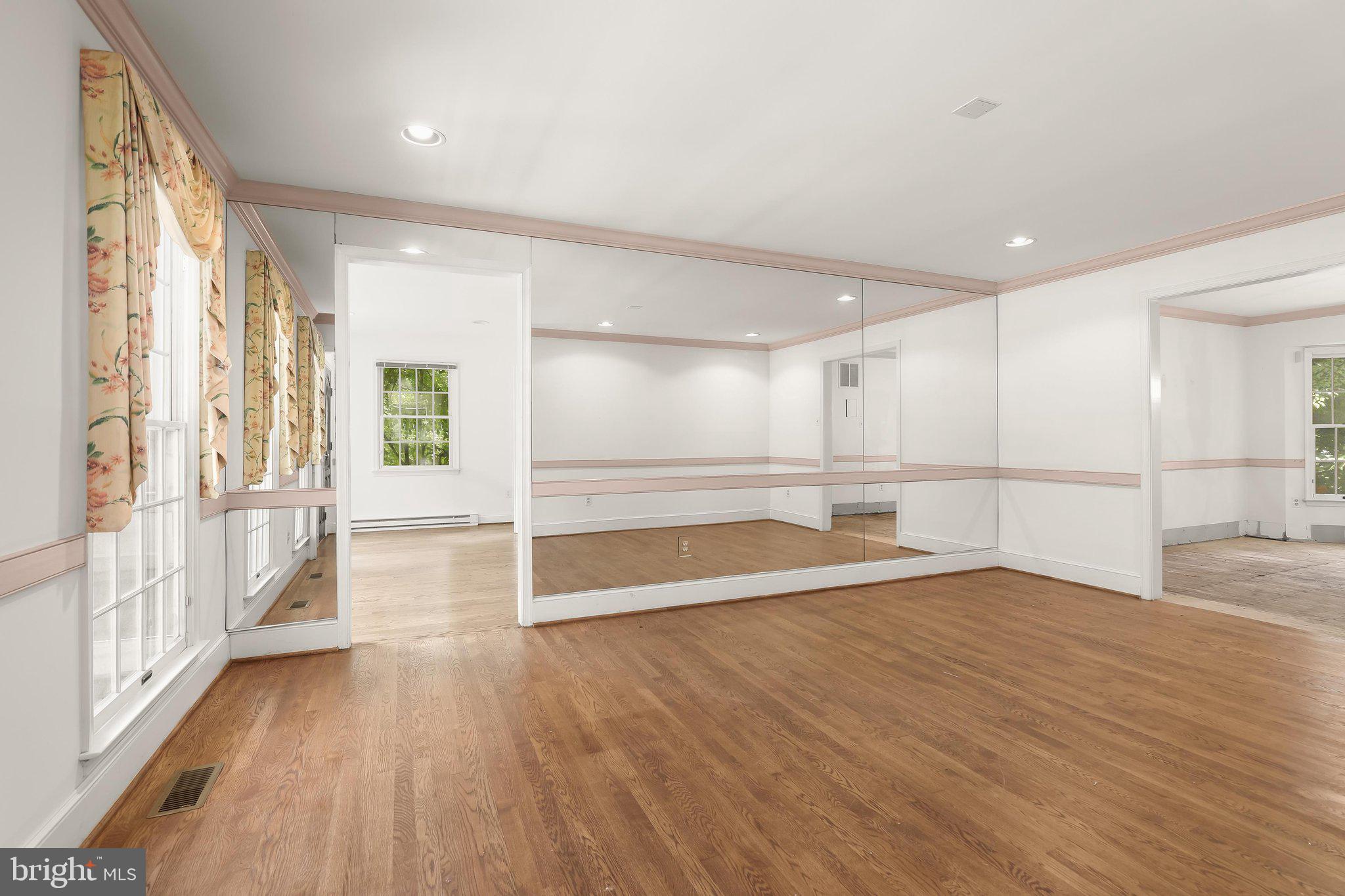 DORSEY HALL - Residential