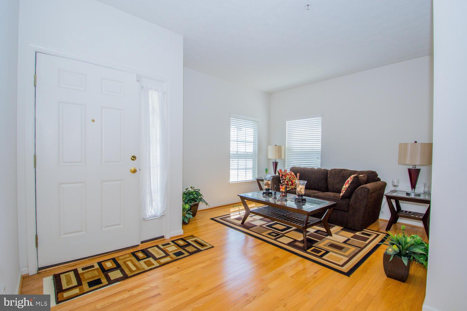 HOLLY WOODS - Residential