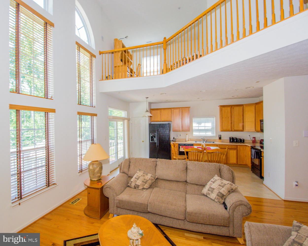 HOLLY WOODS - Residential