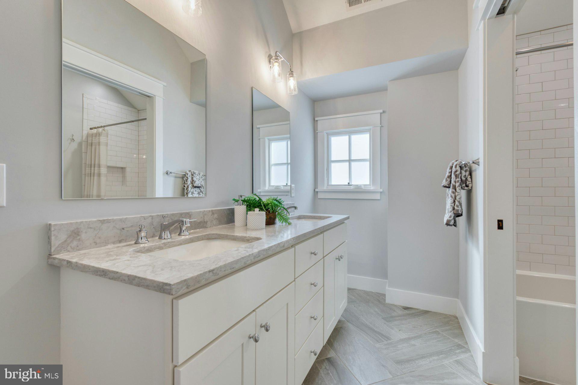 DEL RAY - Residential