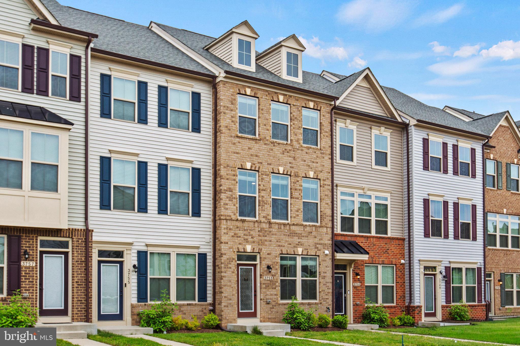 Welcome to 3753 Valley Ford Way. Built in 2022, this Parkside townhome offers three finished levels and low-maintenance living.

Bright main living space, spacious bedrooms, and a private primary suite, plus a built-in garage.

Easy access to shopping, dining, and major commuter routes in a sought-after Hanover location.