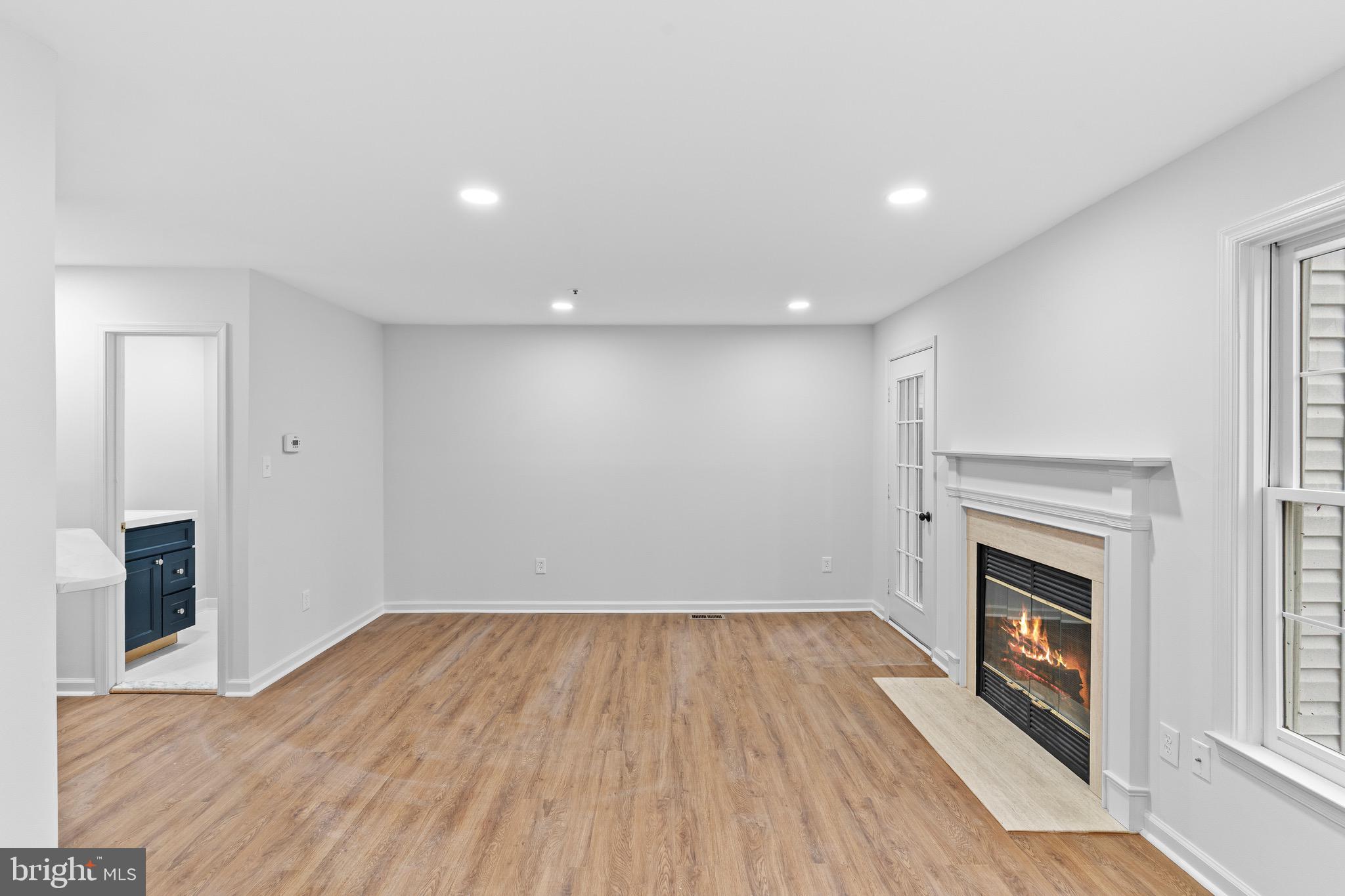 LANDINGS POINT CONDO - Residential