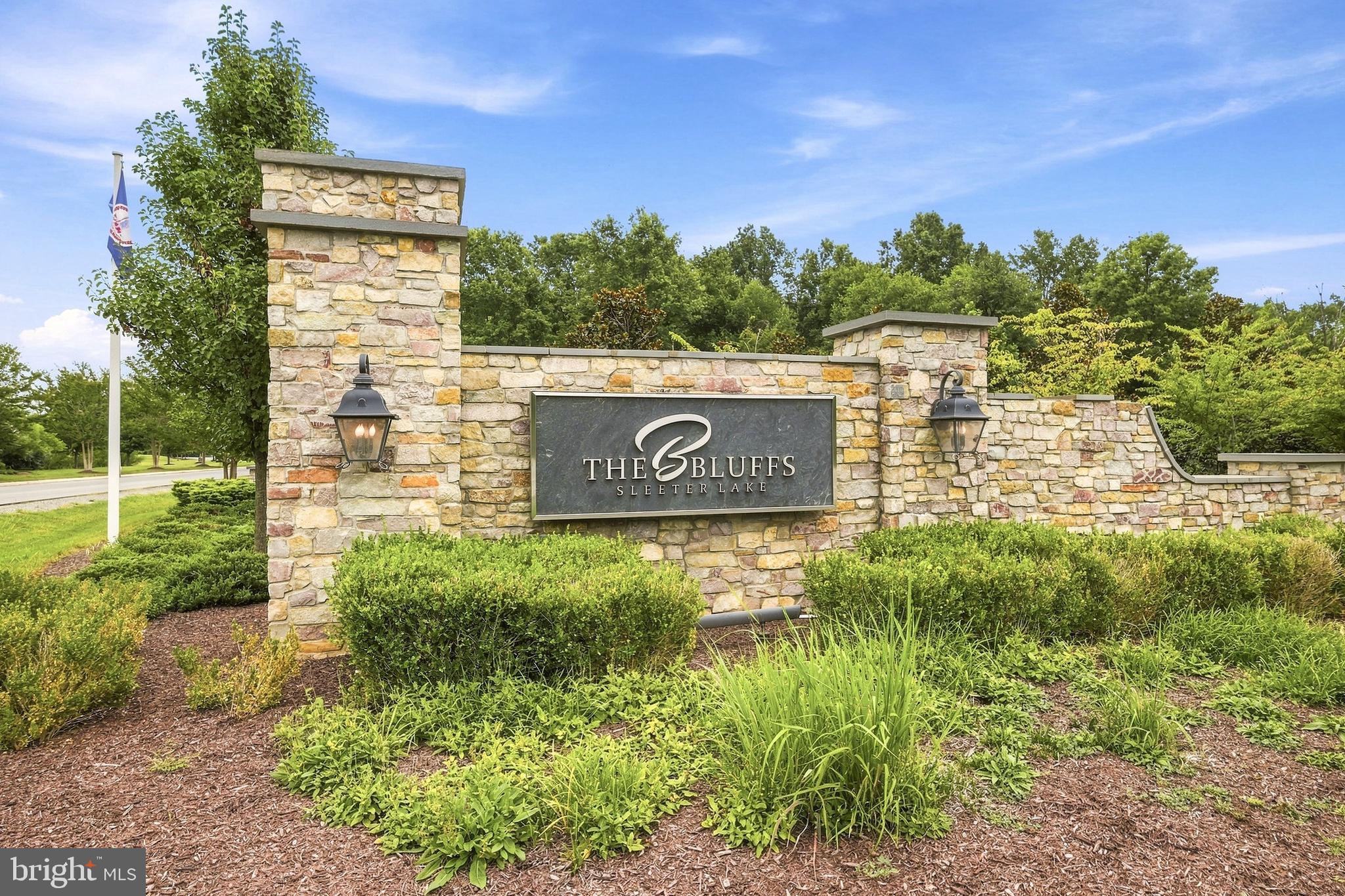 THE BLUFFS AT SLEETER LAKE - Residential