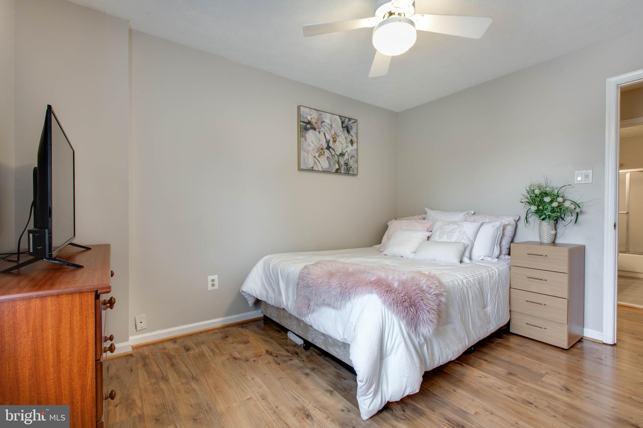 SHEPHERDS GLEN - Residential