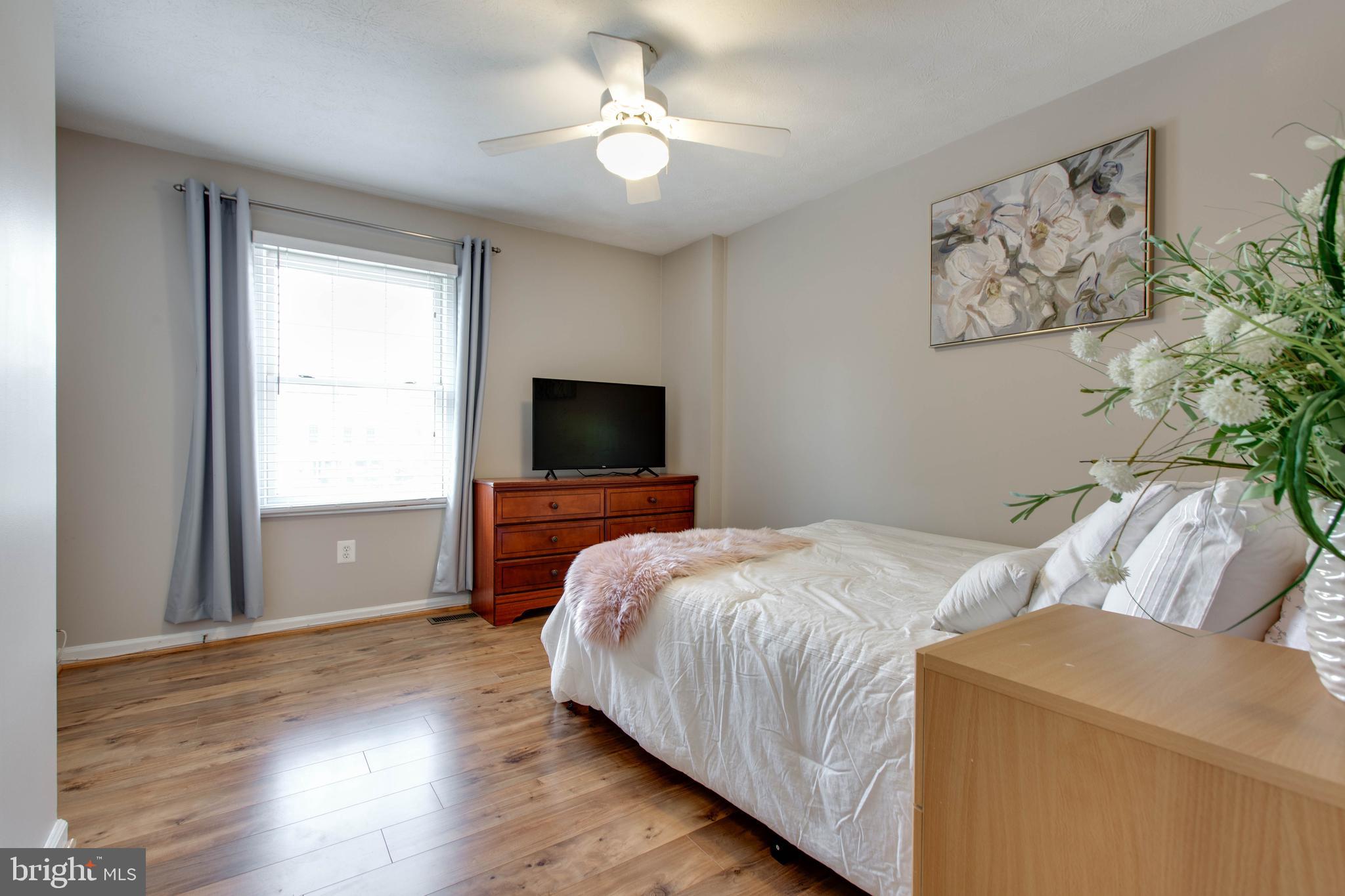SHEPHERDS GLEN - Residential