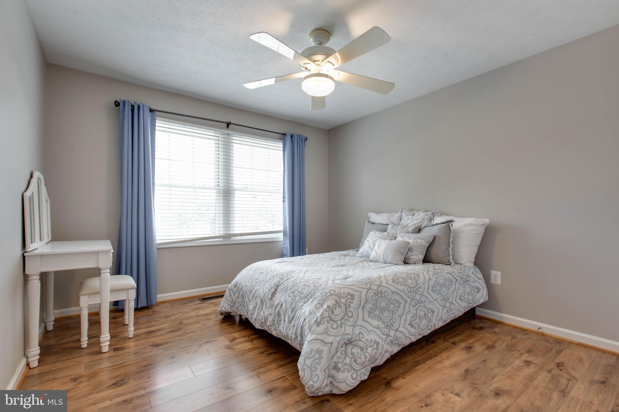 SHEPHERDS GLEN - Residential