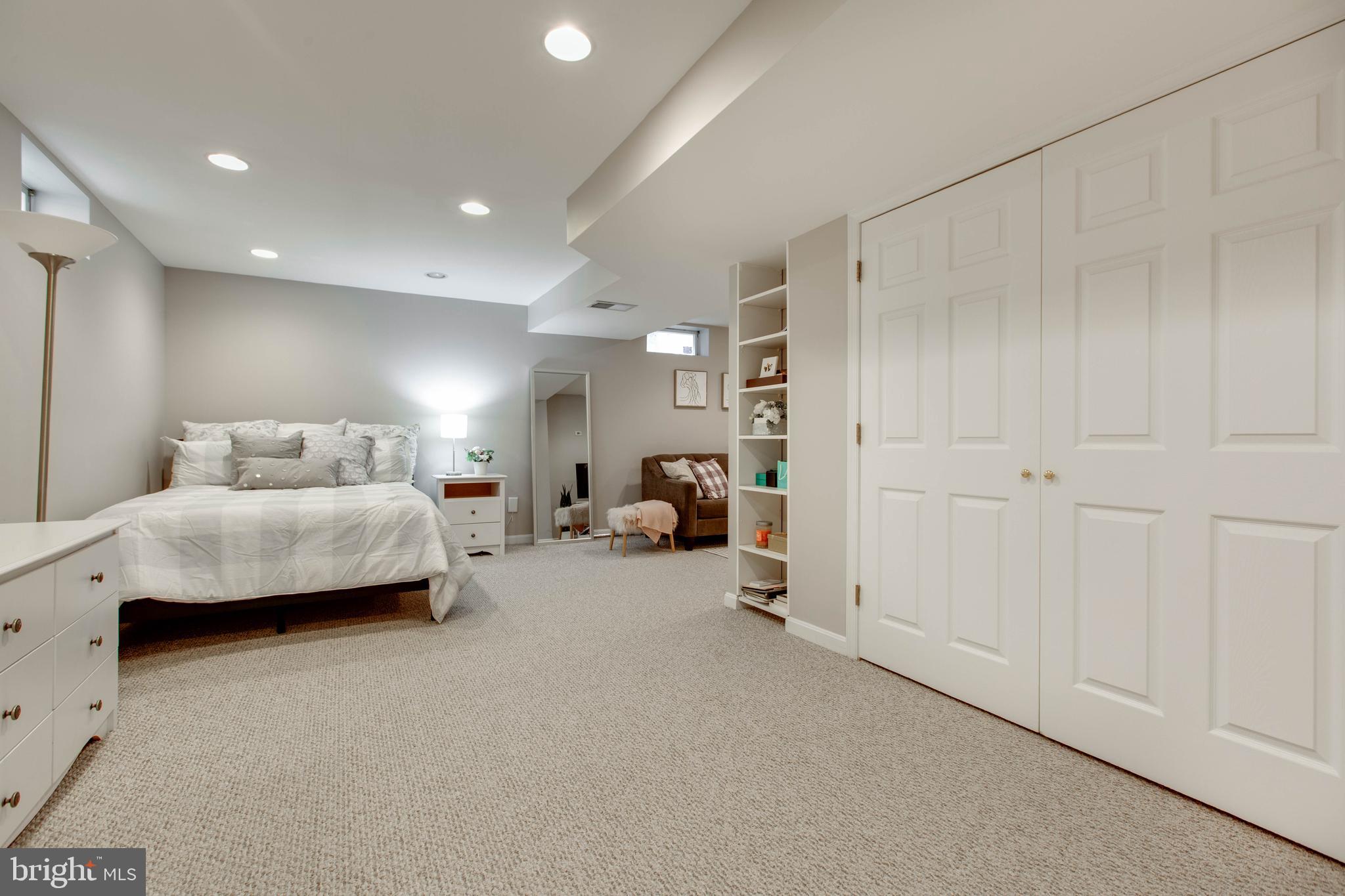 SHEPHERDS GLEN - Residential