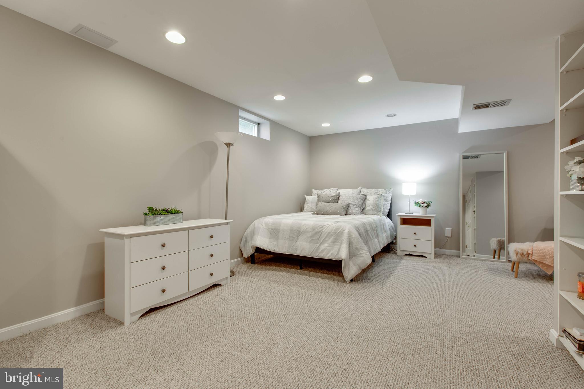SHEPHERDS GLEN - Residential