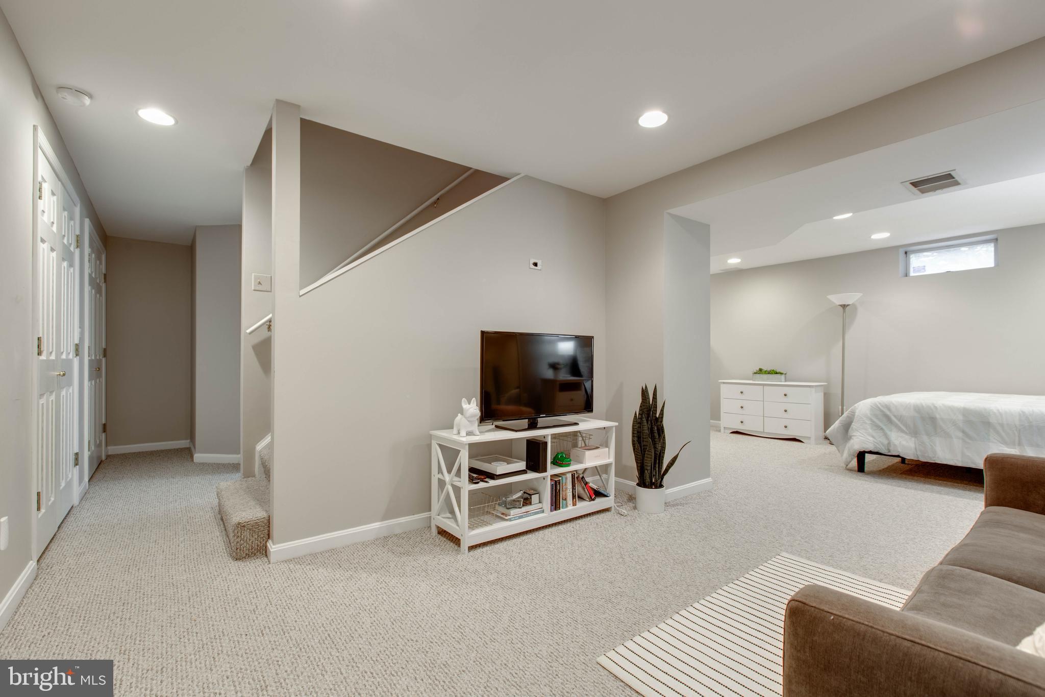 SHEPHERDS GLEN - Residential
