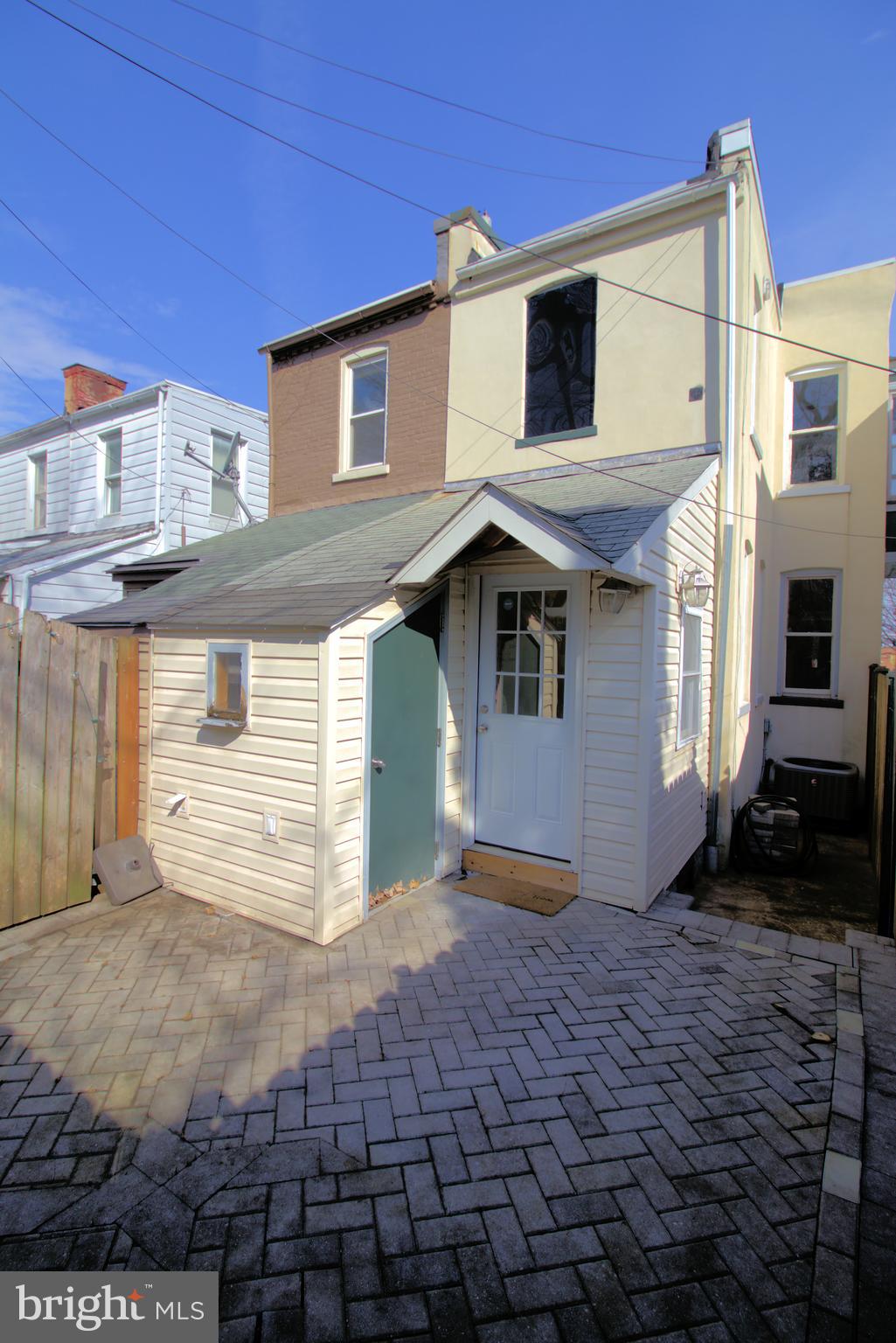 CHESTNUT HILL - Residential