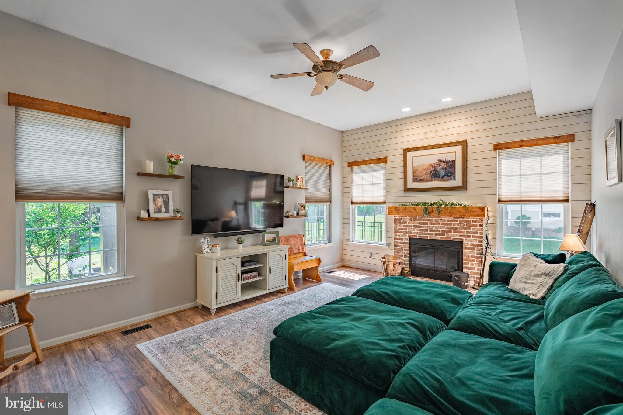 CHESTNUT GROVE - Residential