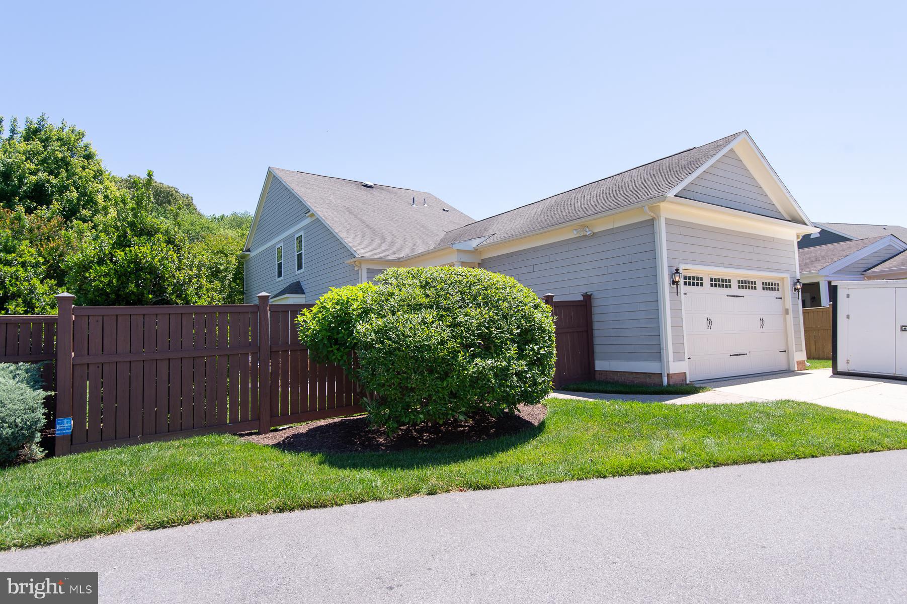 EASTON VILLAGE - Residential