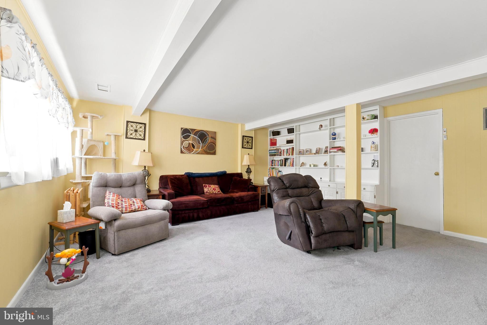 SOUTHAMPTON HGHTS - Residential