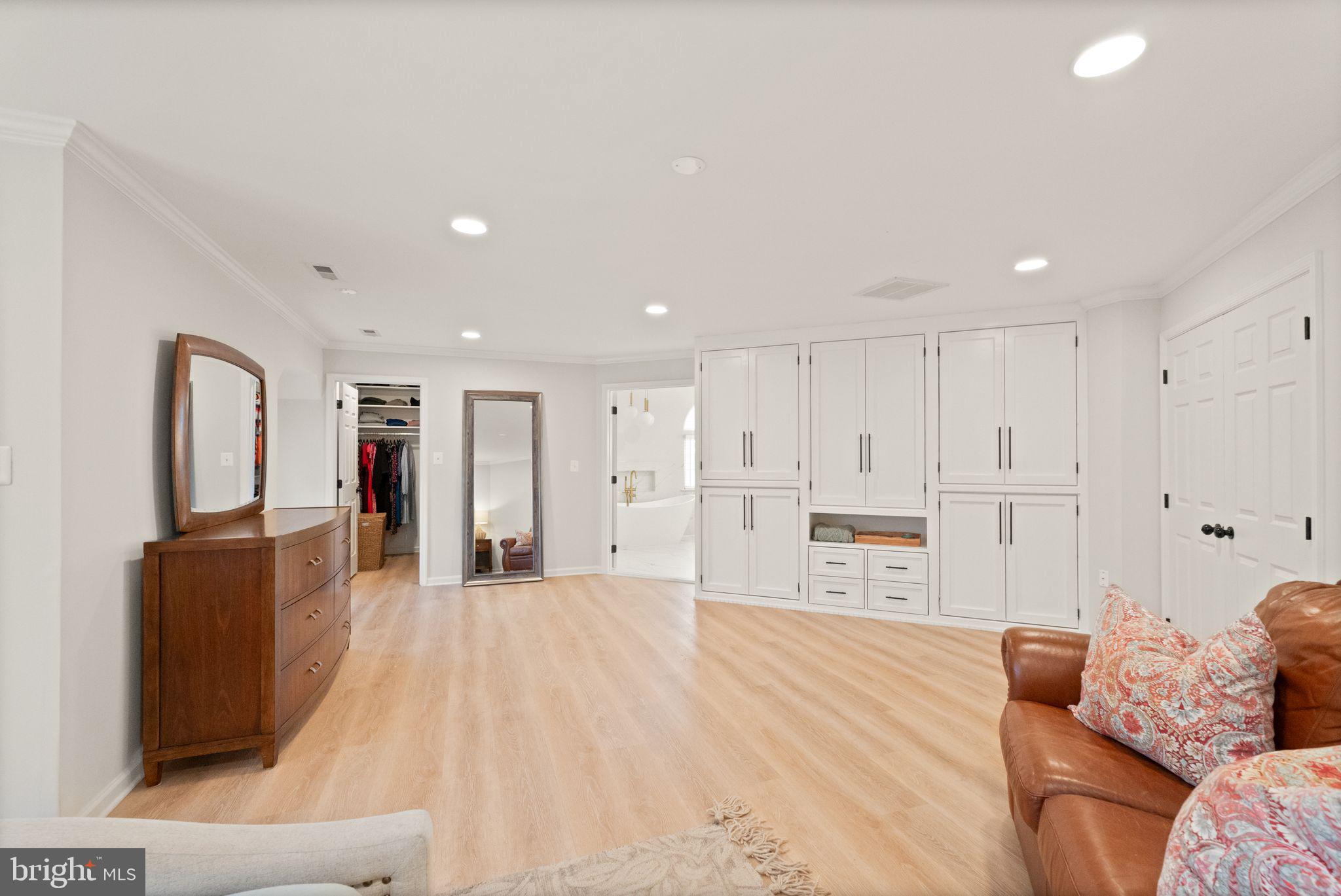 WOODLEA MANOR - Residential